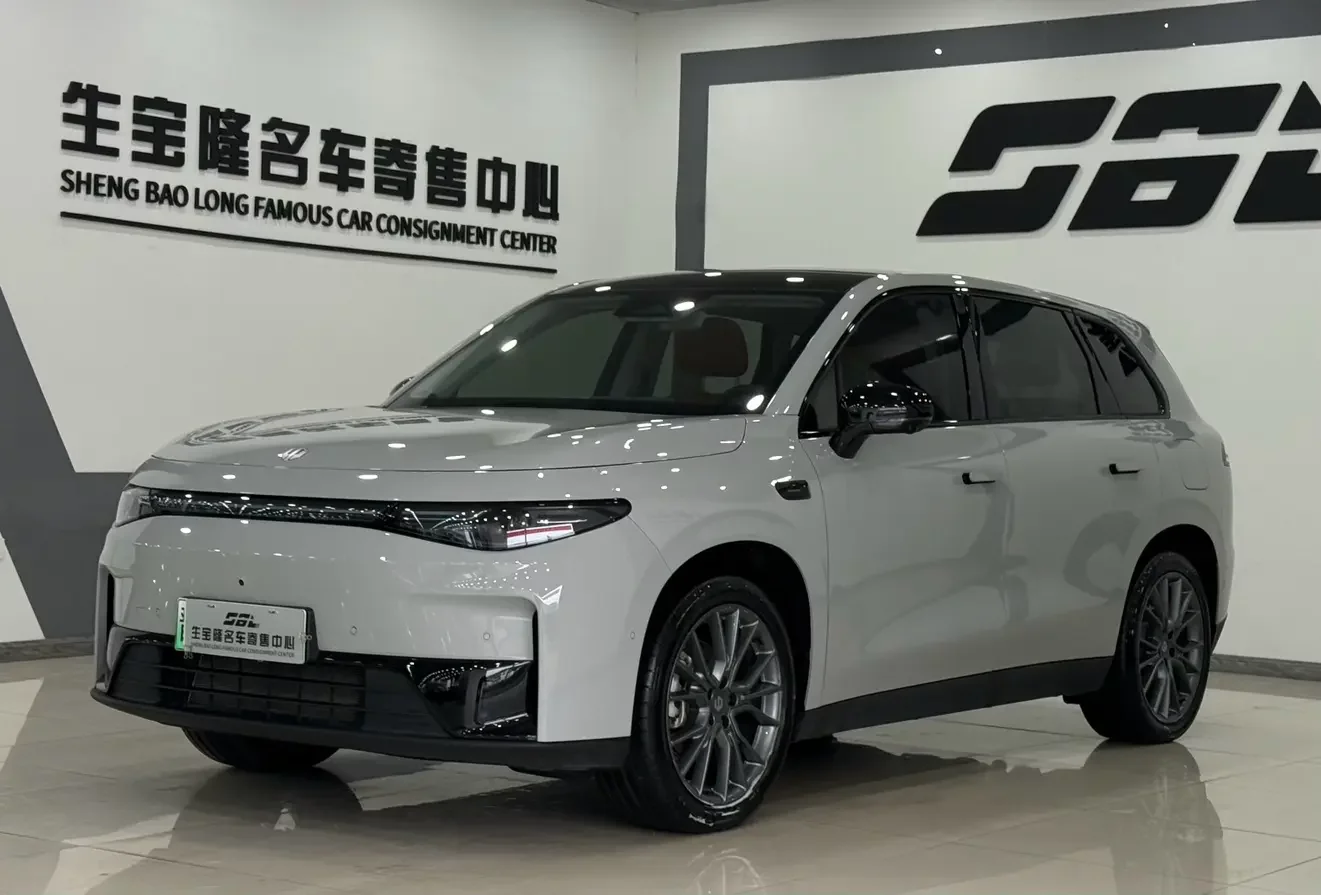 Leapmotor C10