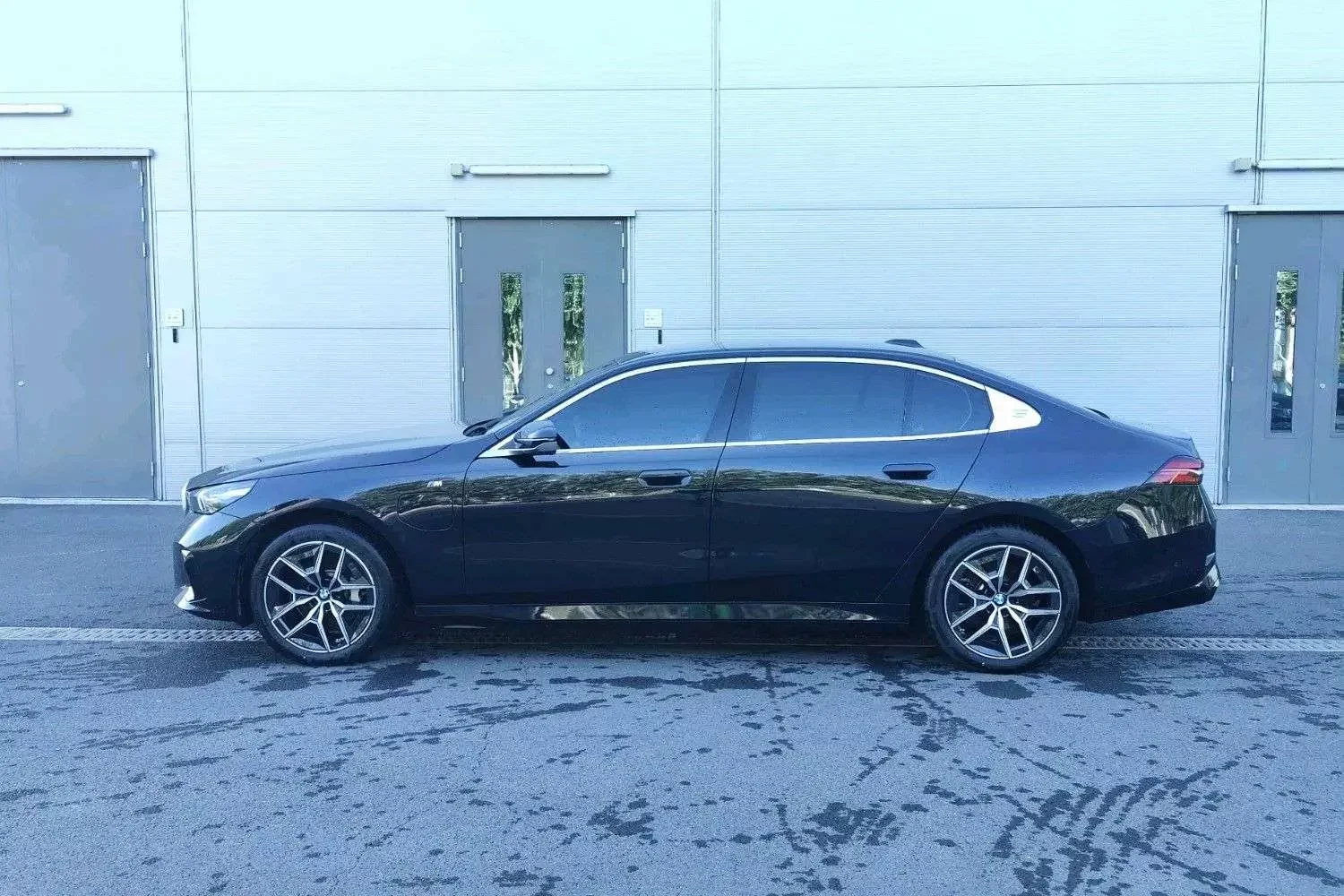 BMW i5
