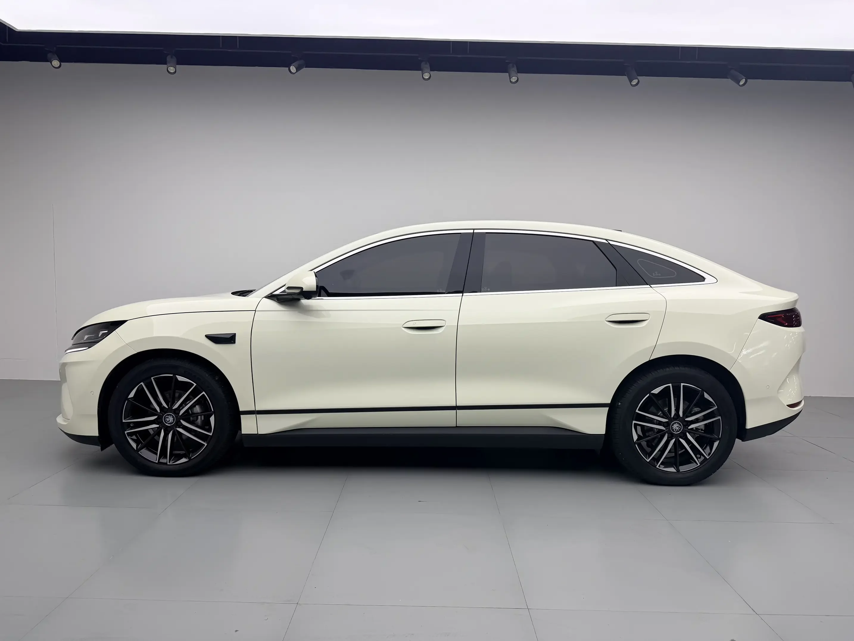 BYD Qin L EV