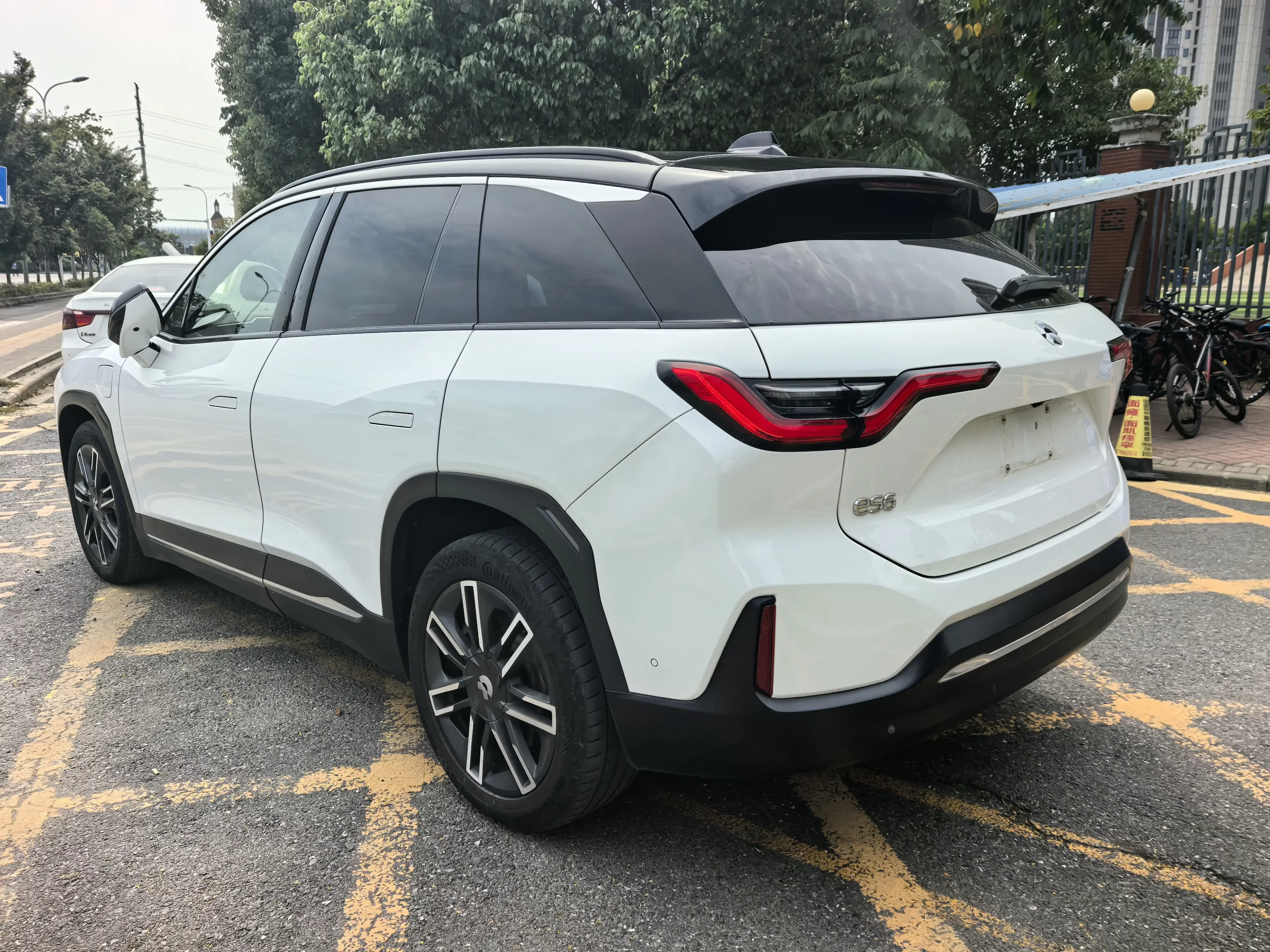 NIO ES6