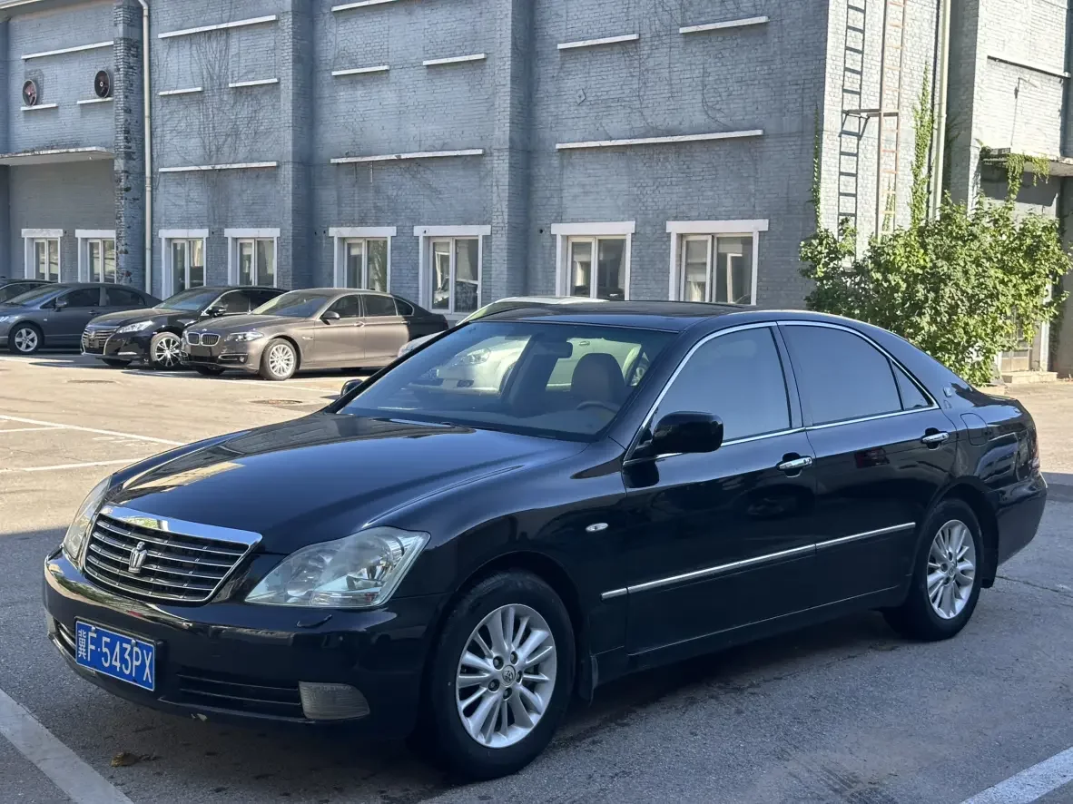 Toyota crown