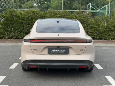 NIO ET5
