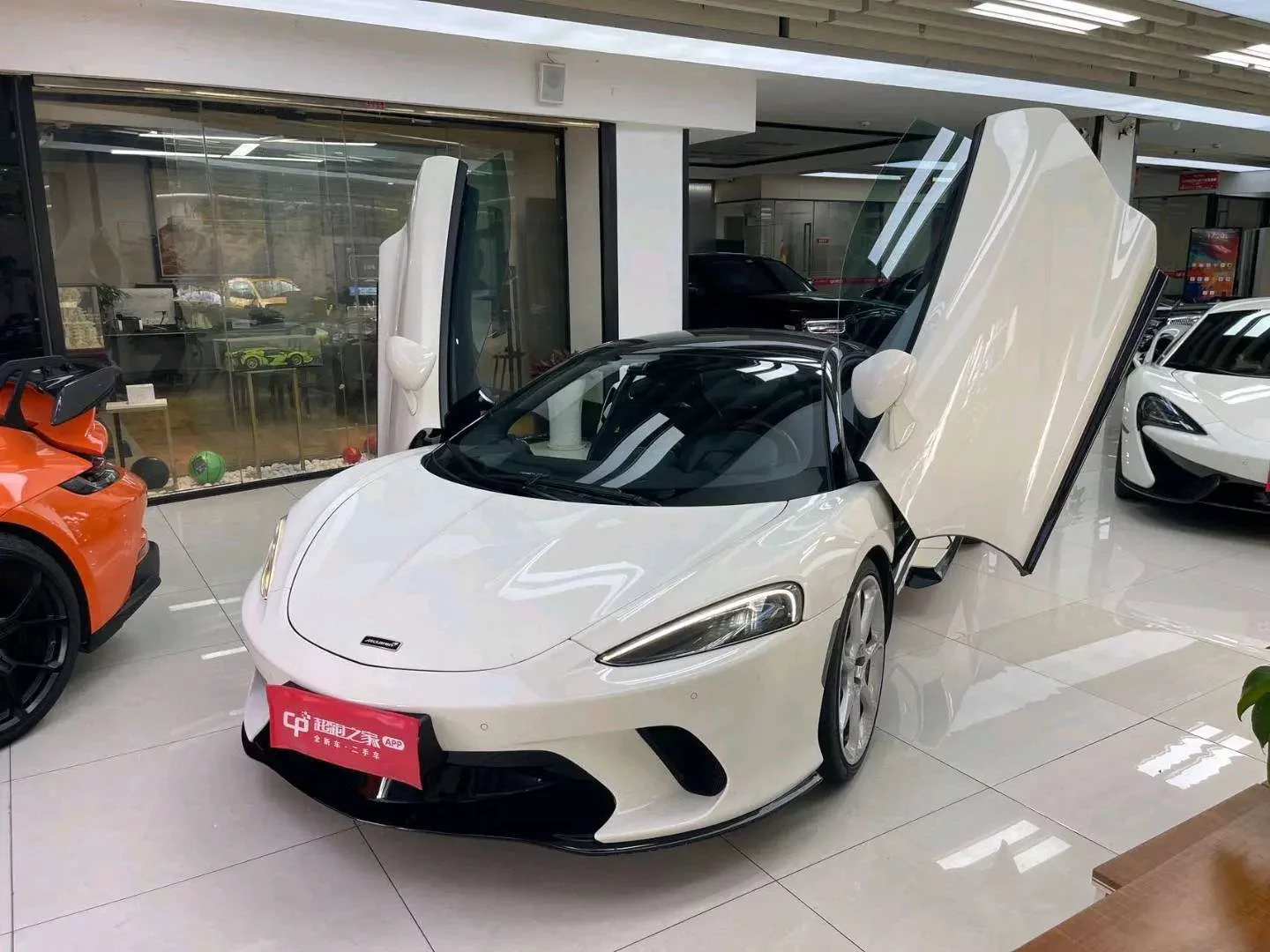 McLaren GT