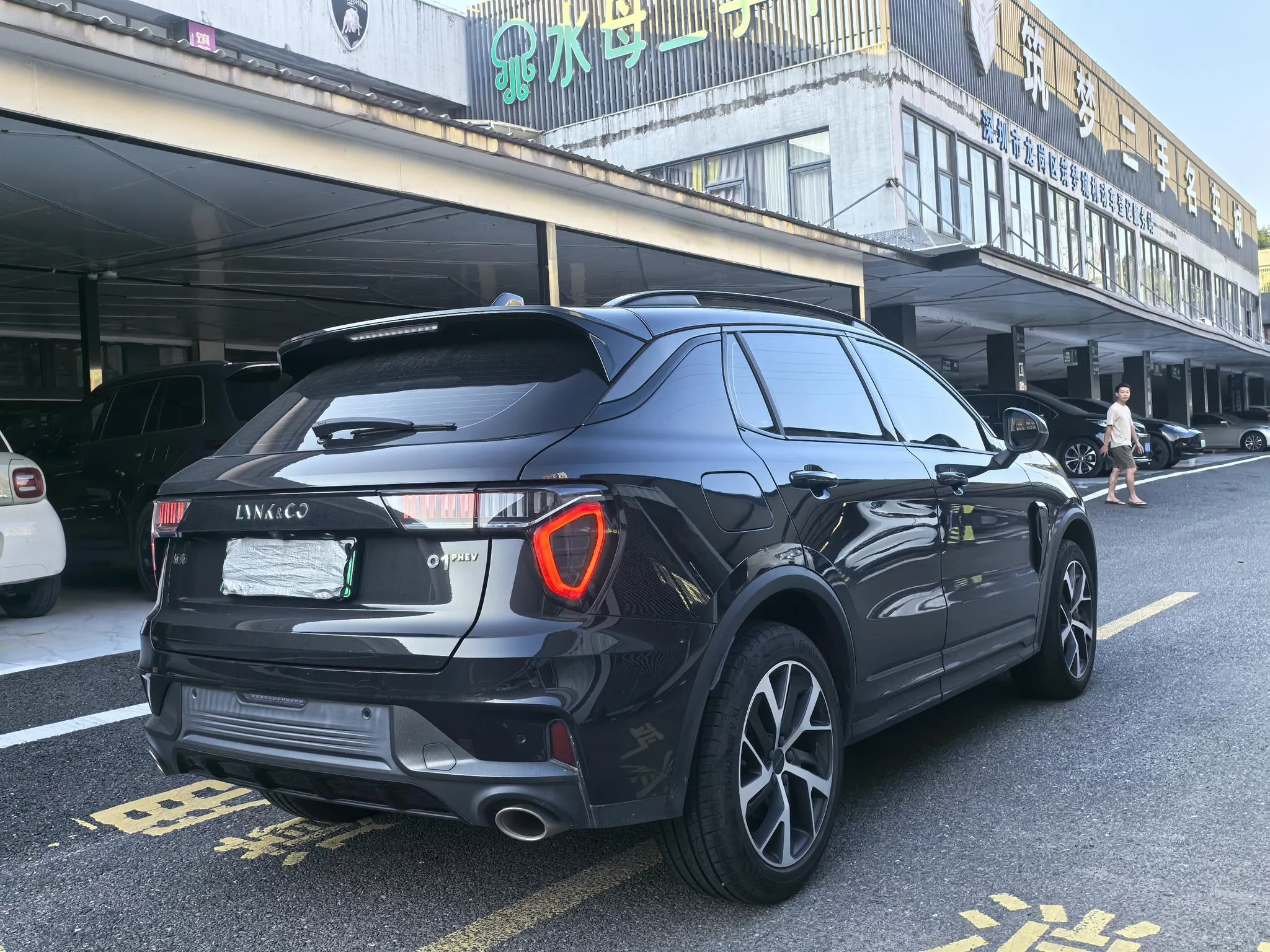 Lynk & Co 01 EM-P