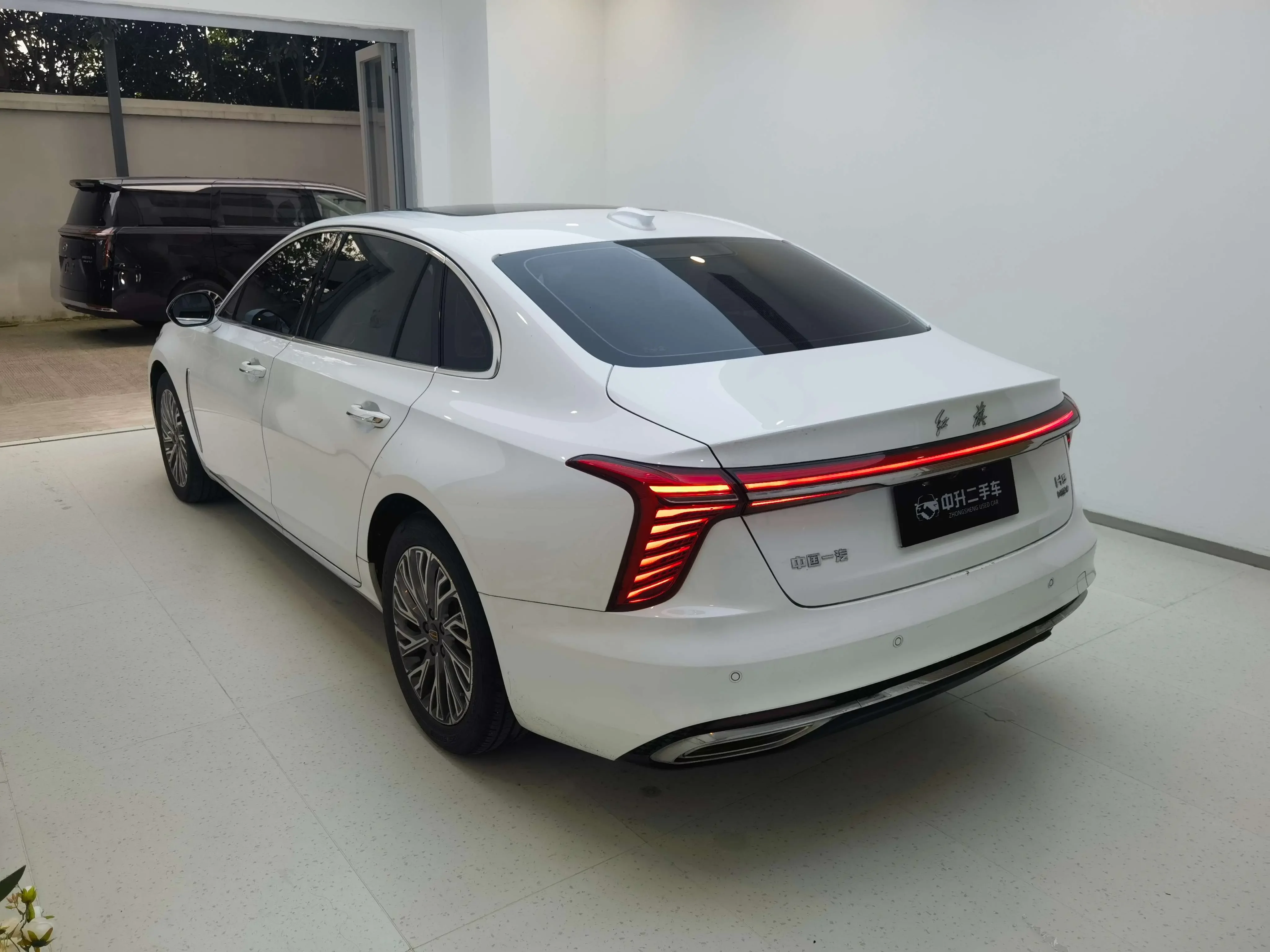Hongqi H5