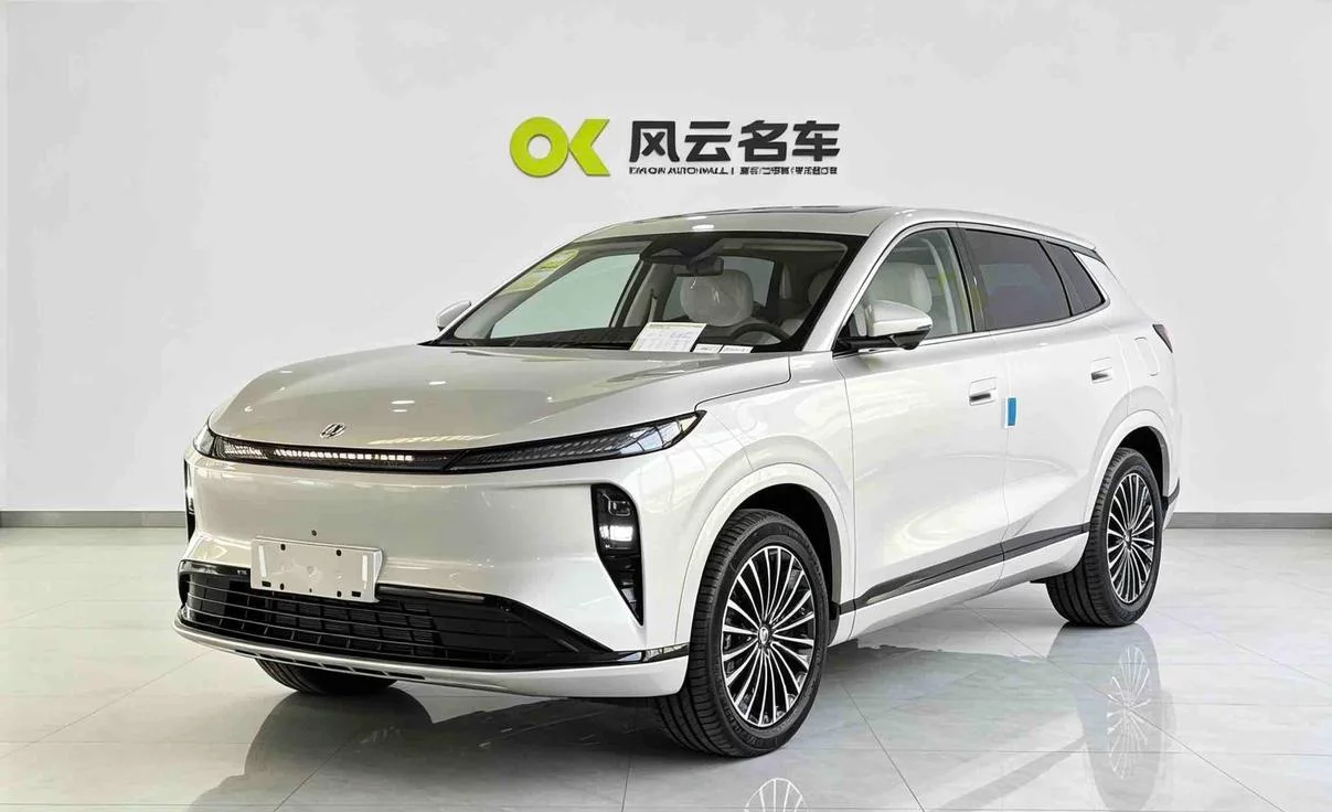 Dongfeng Fengshen L8 PHEV