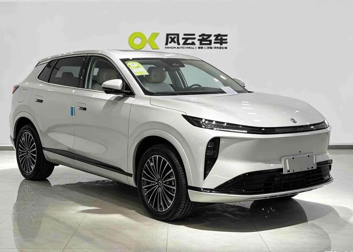 Dongfeng Fengshen L8 PHEV