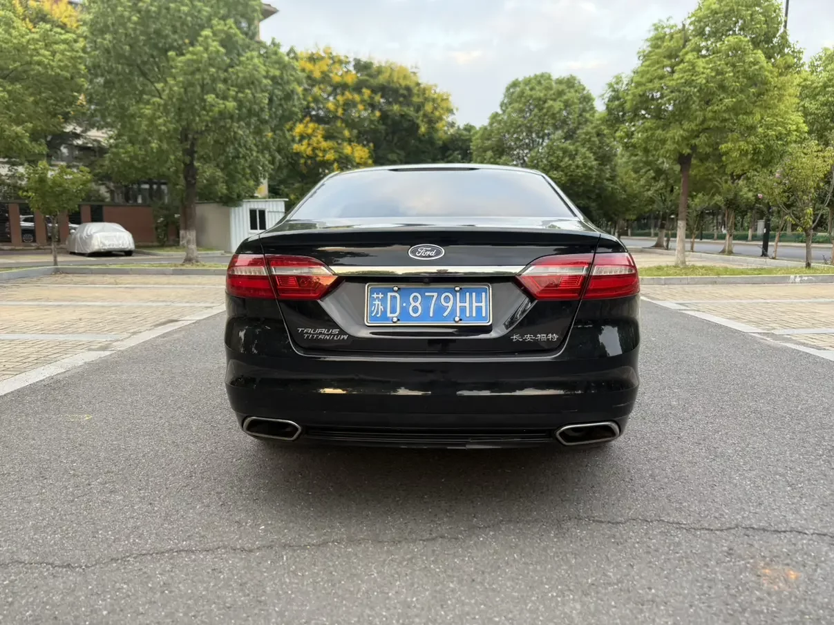 Ford Taurus