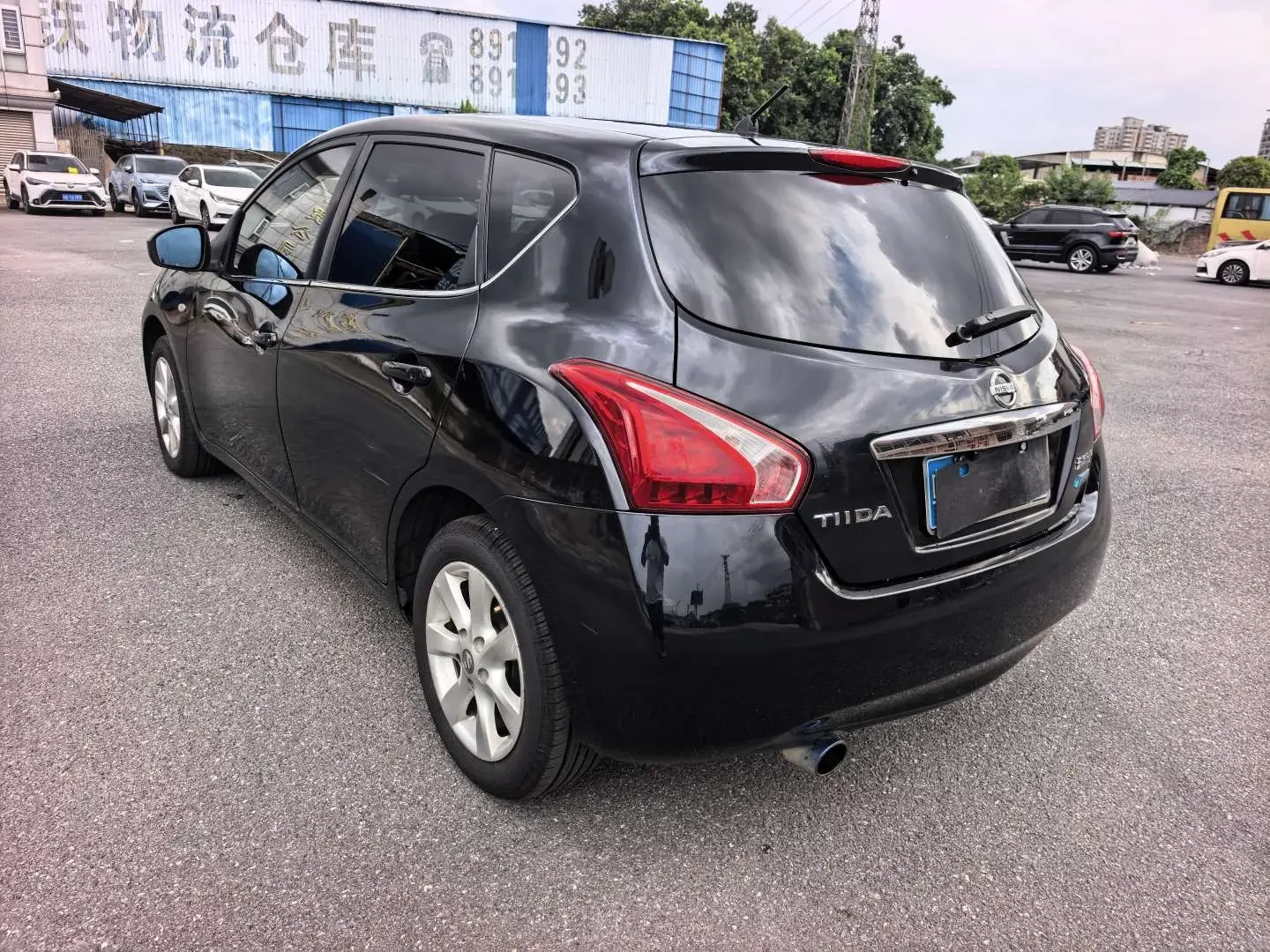 Nissan Tiida