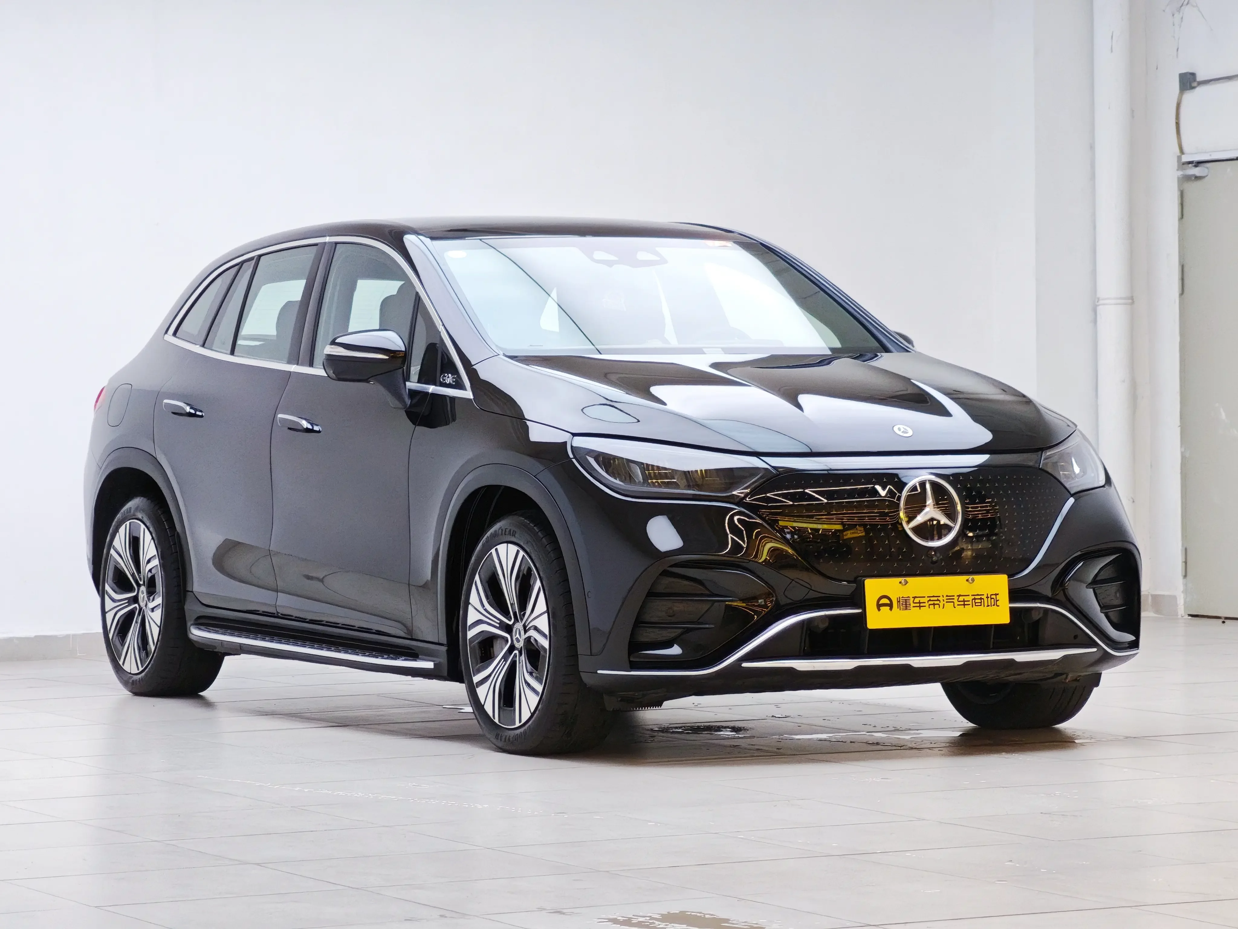 Mercedes-Benz EQE SUV