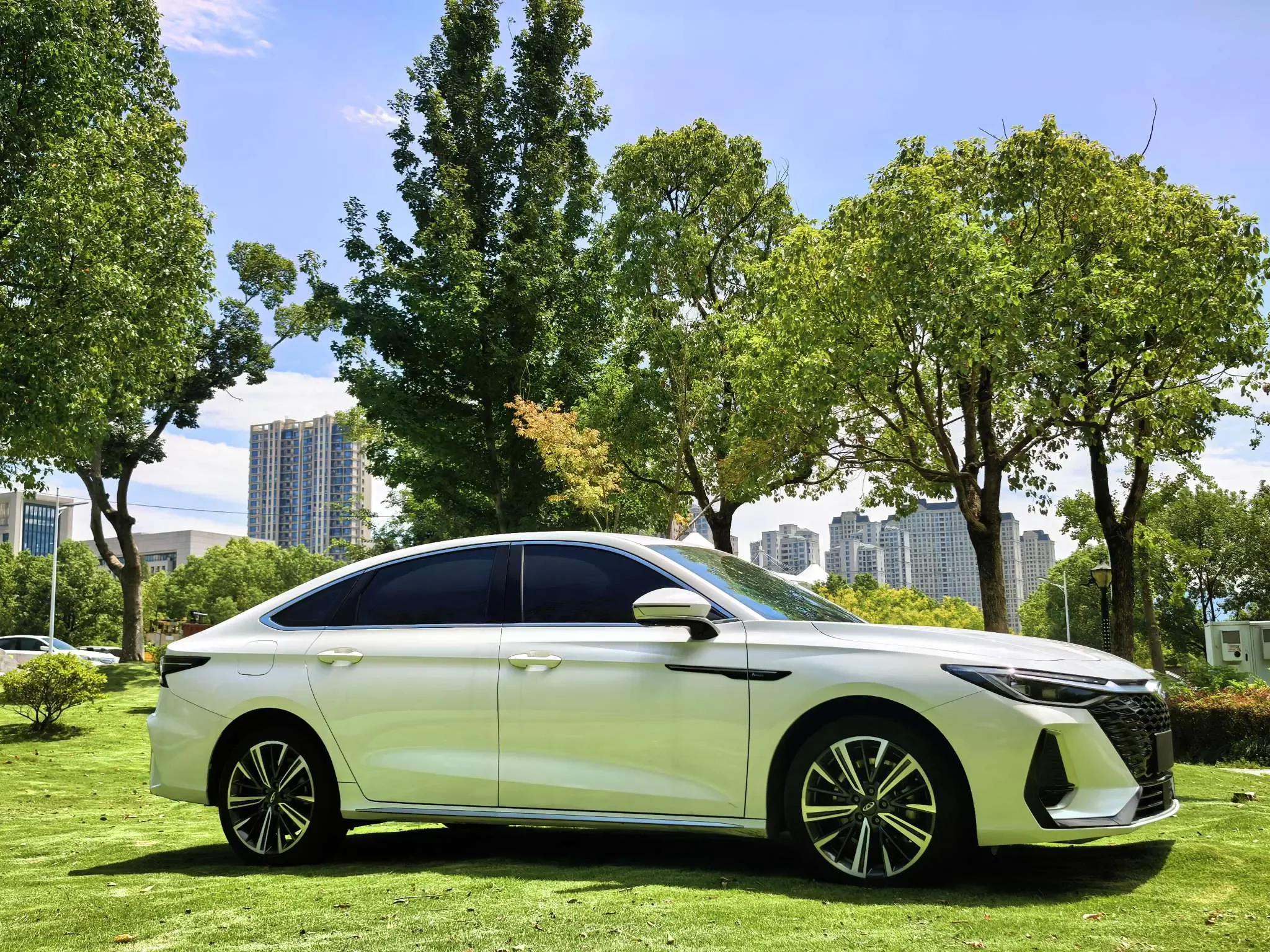 Chery Arrizo 8