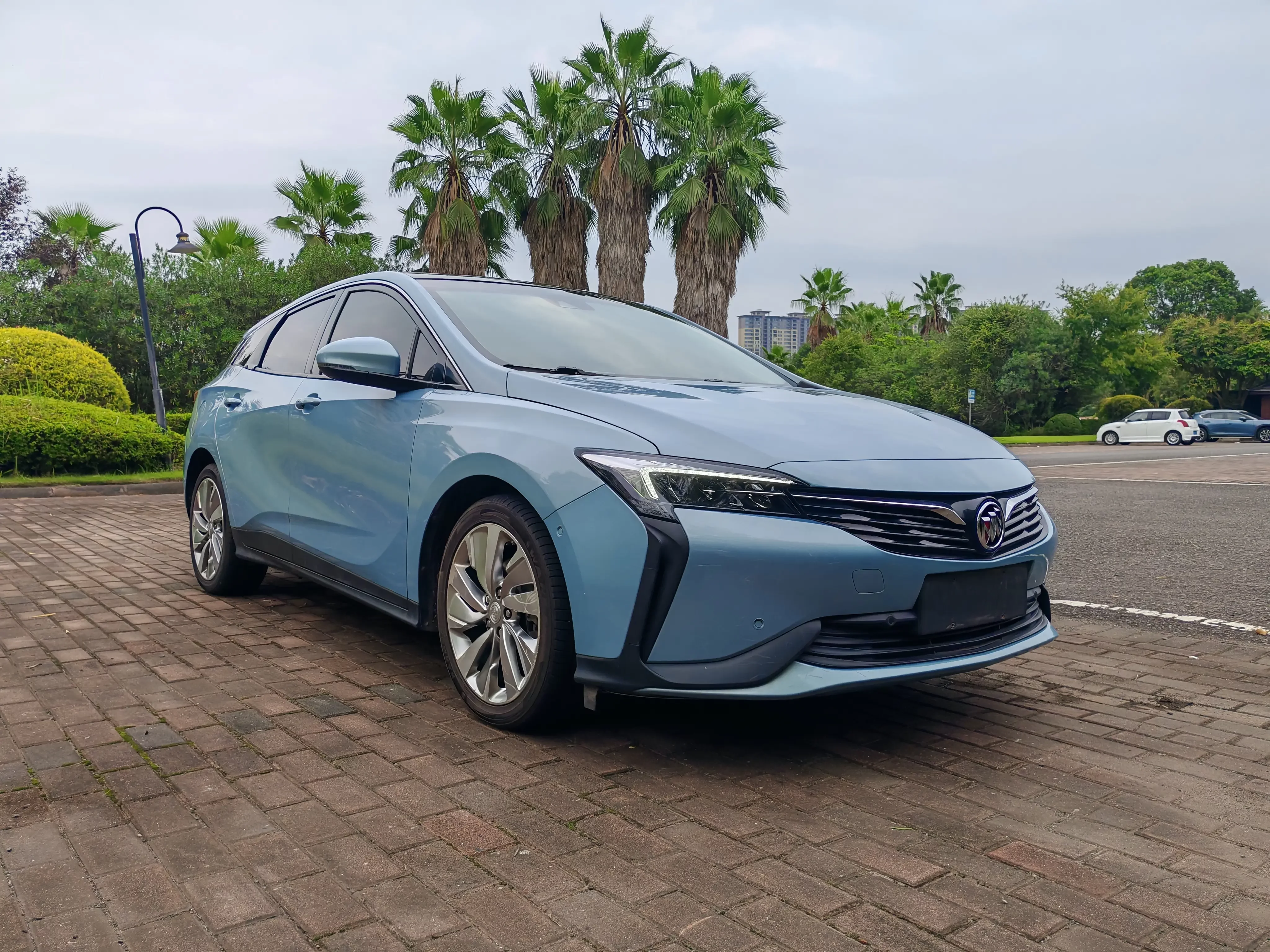 Buick Weilan 6 PHEV