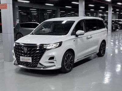 Roewe iMAX8