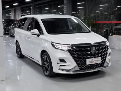 Roewe iMAX8
