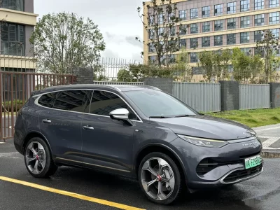 Denza X PHEV