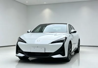 ARCFOX JiFox Alpha S5