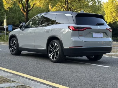 NIO ES8