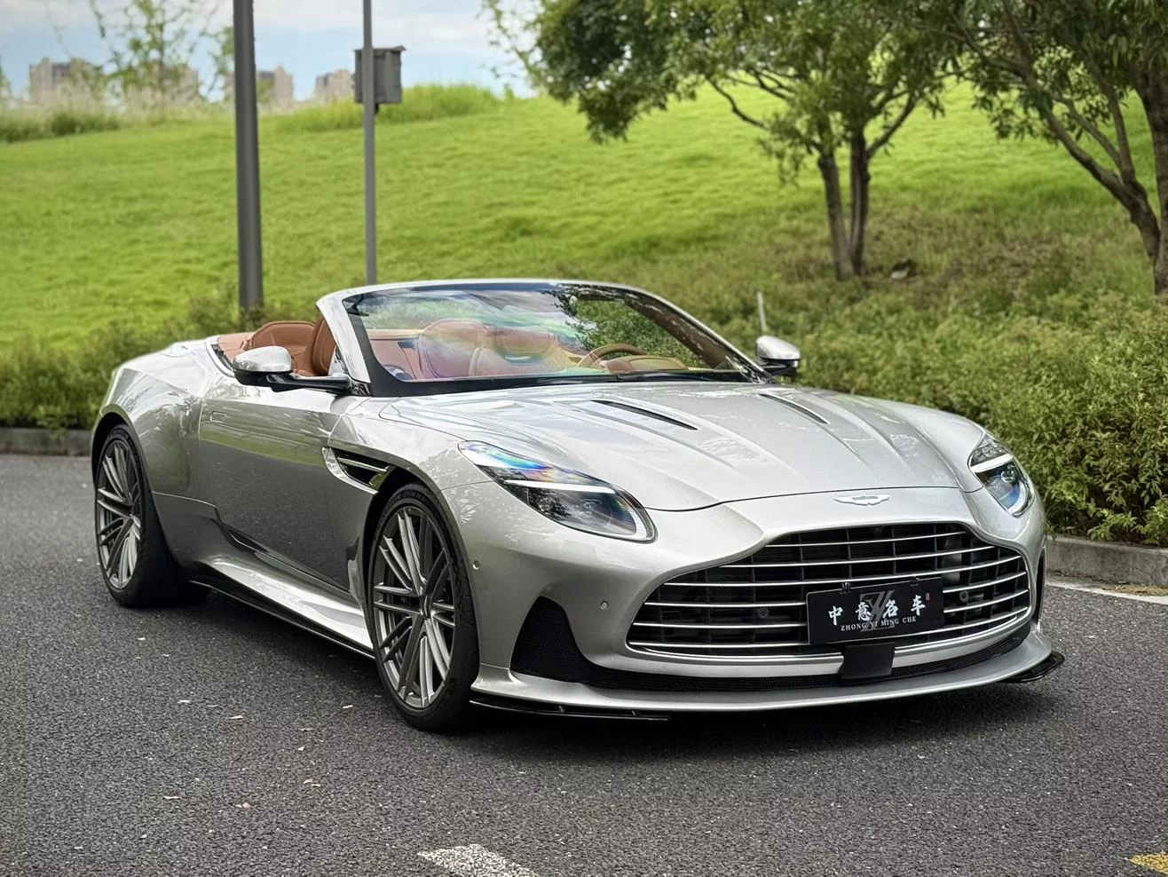 Aston Martin DB12