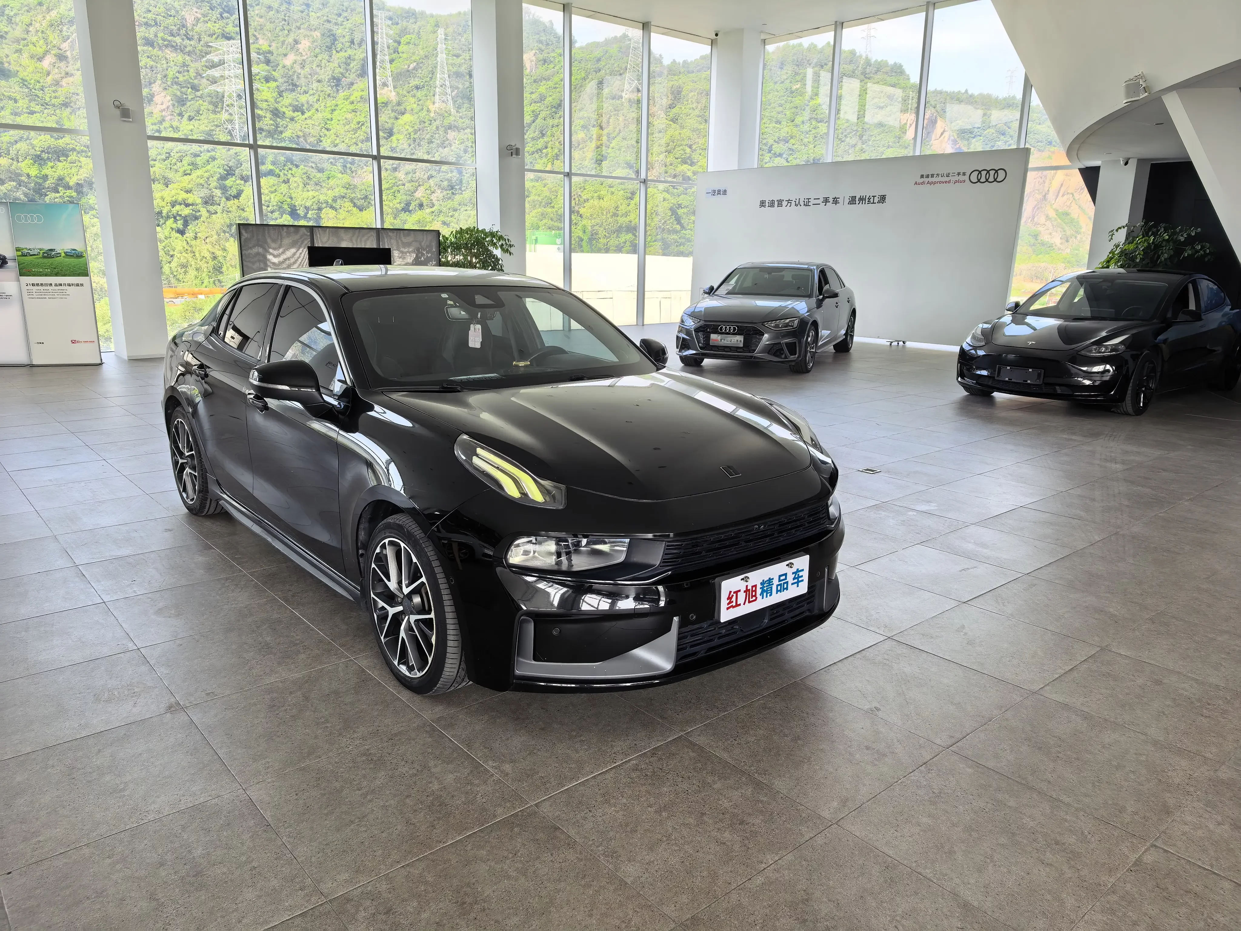 Lynk & Co 03