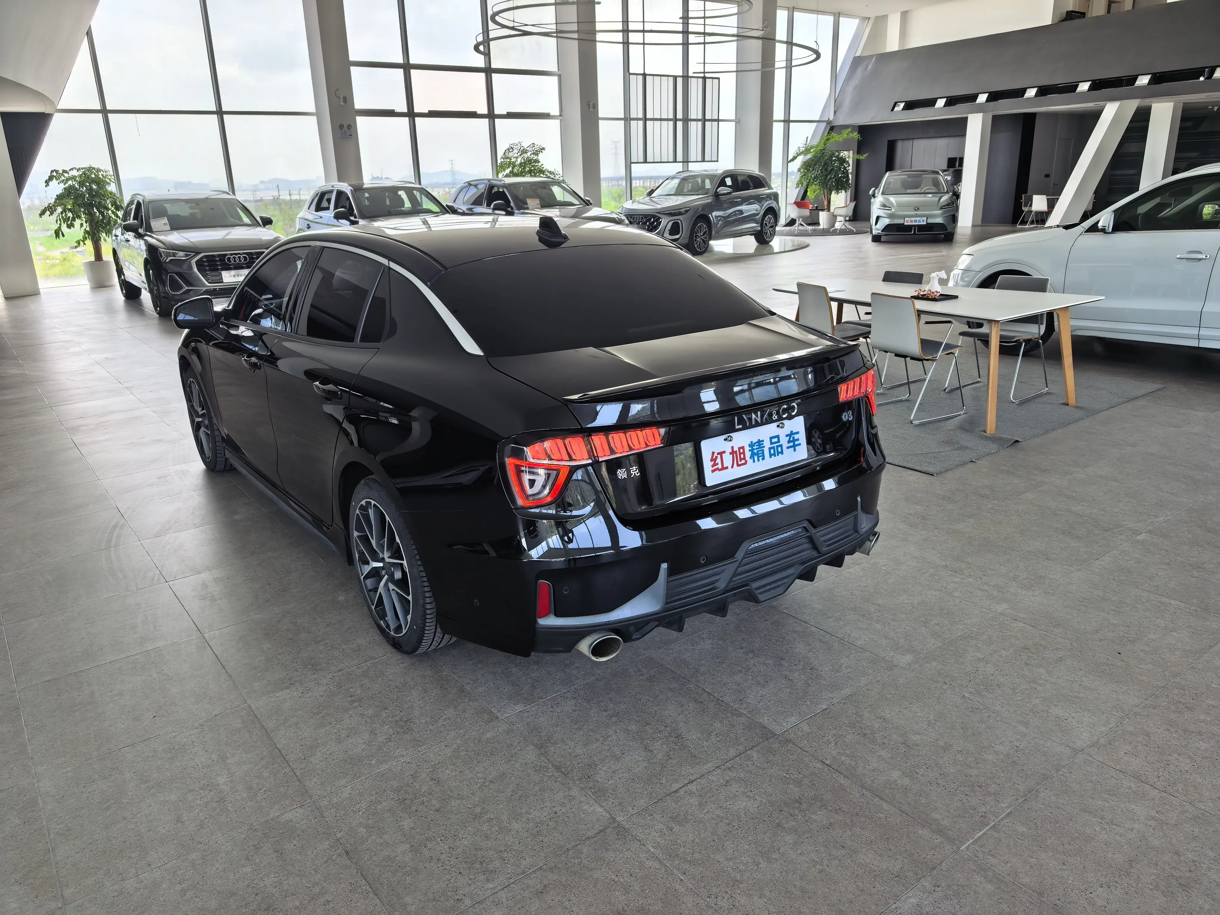 Lynk & Co 03