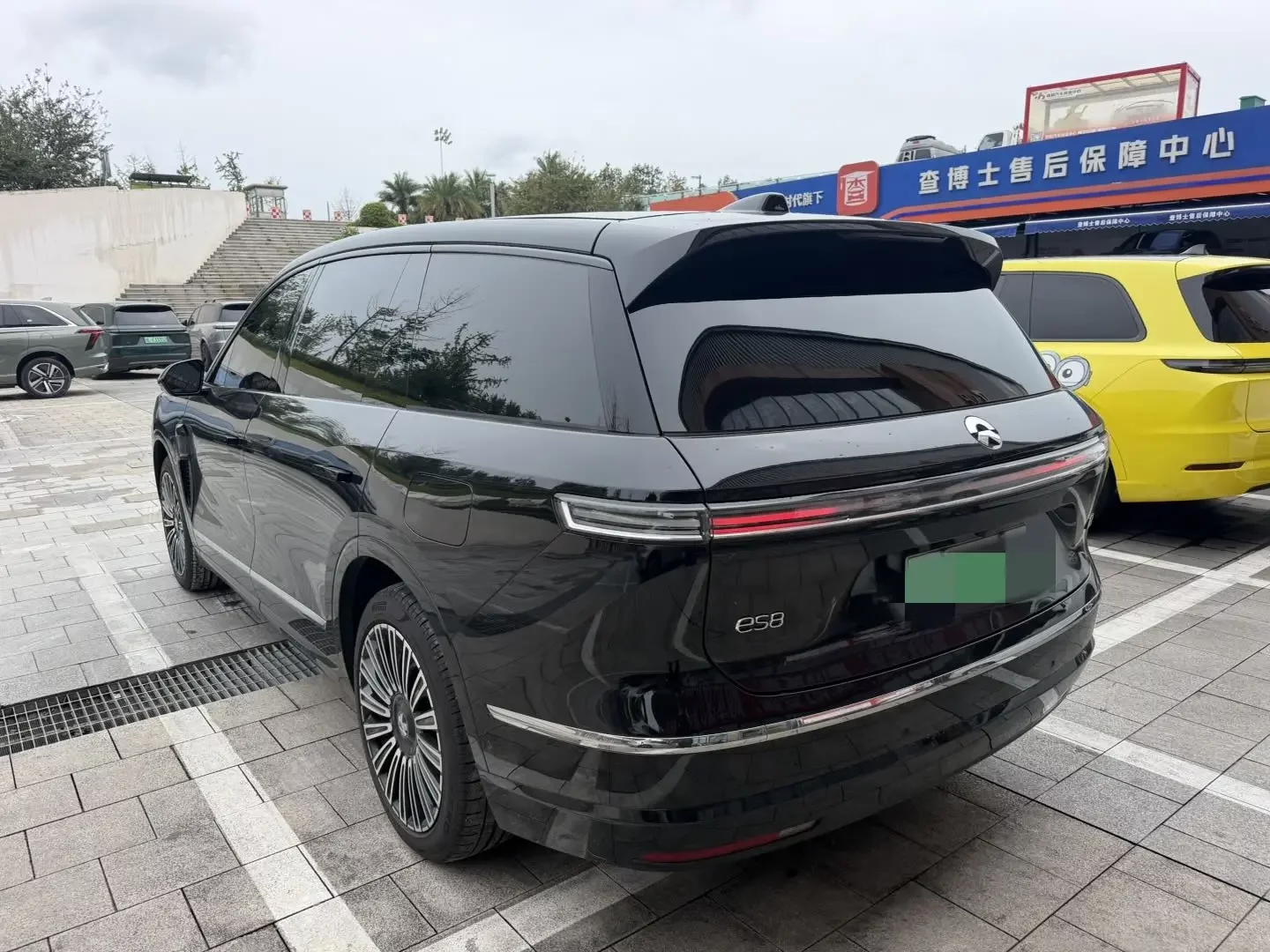 NIO ES8