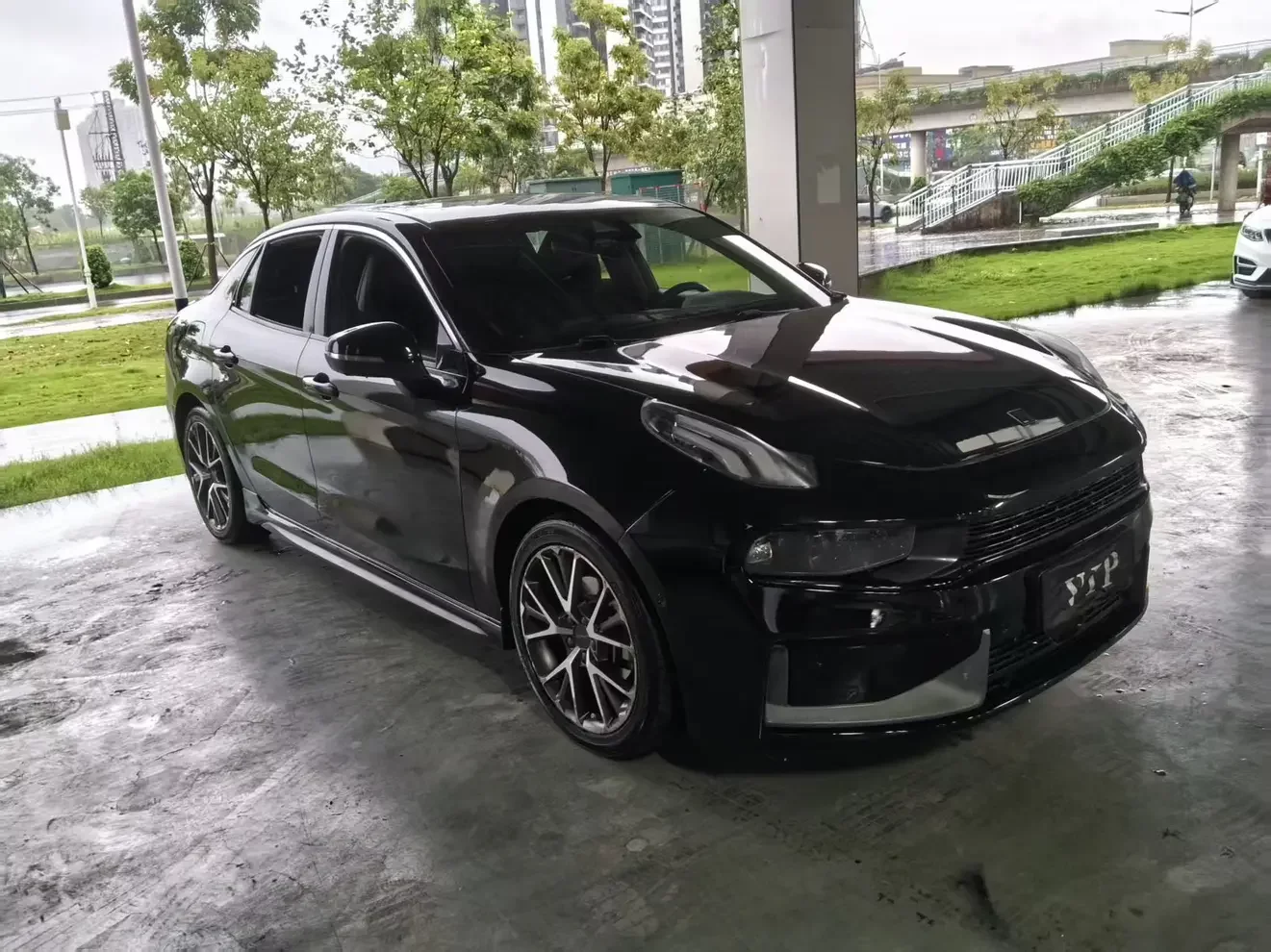 Lynk & Co 03