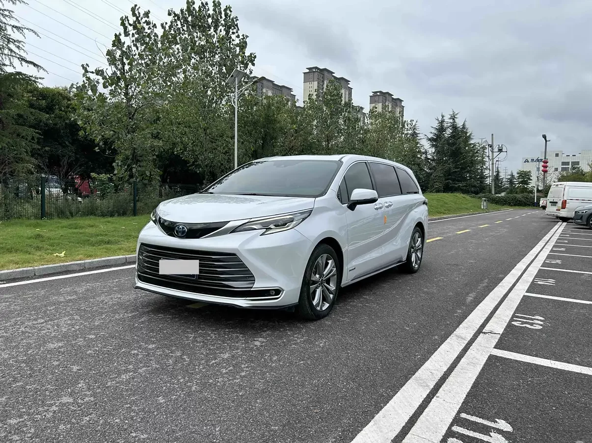 TOYOTA SIENNA