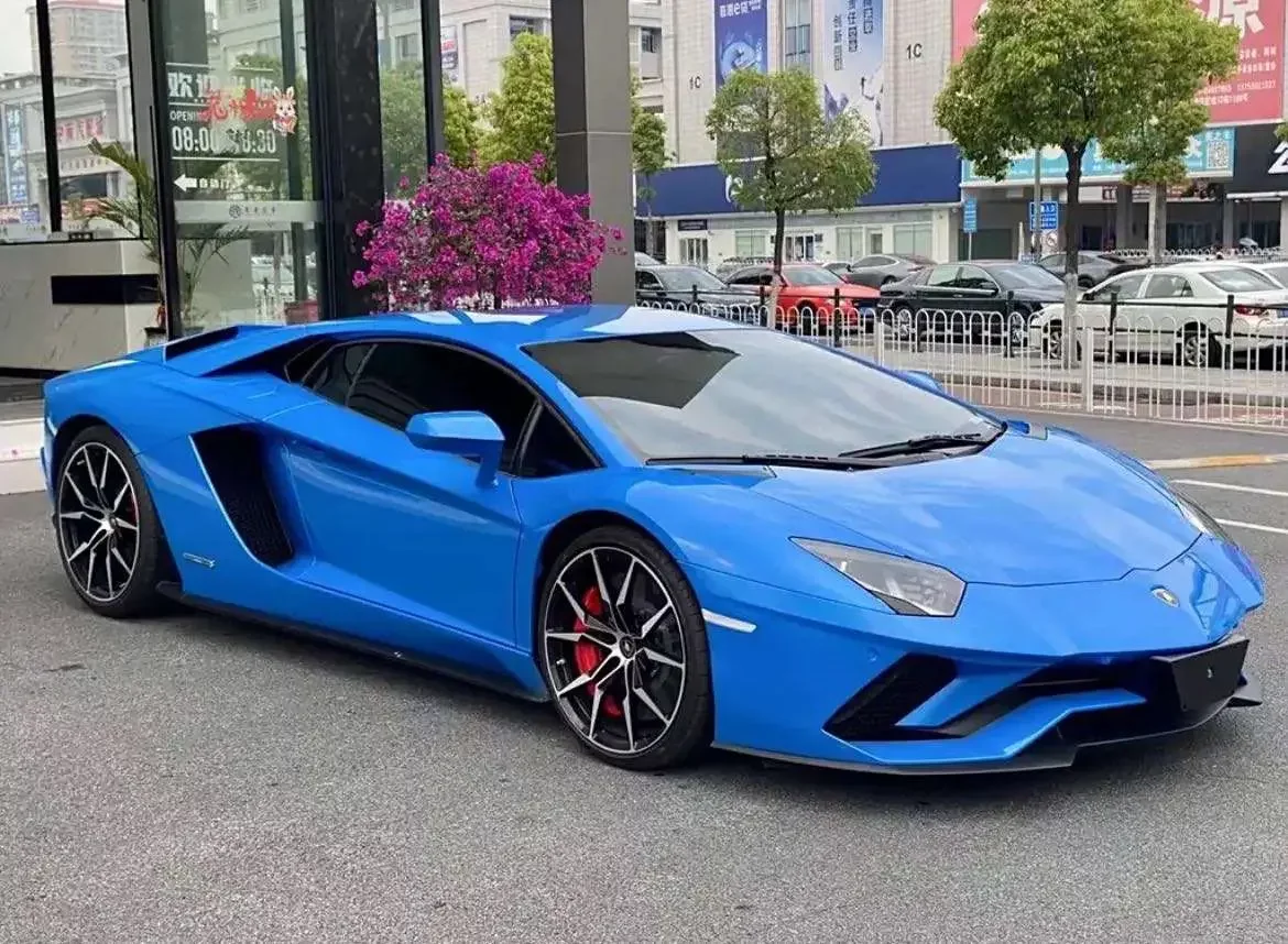 Lamborghini Aventador