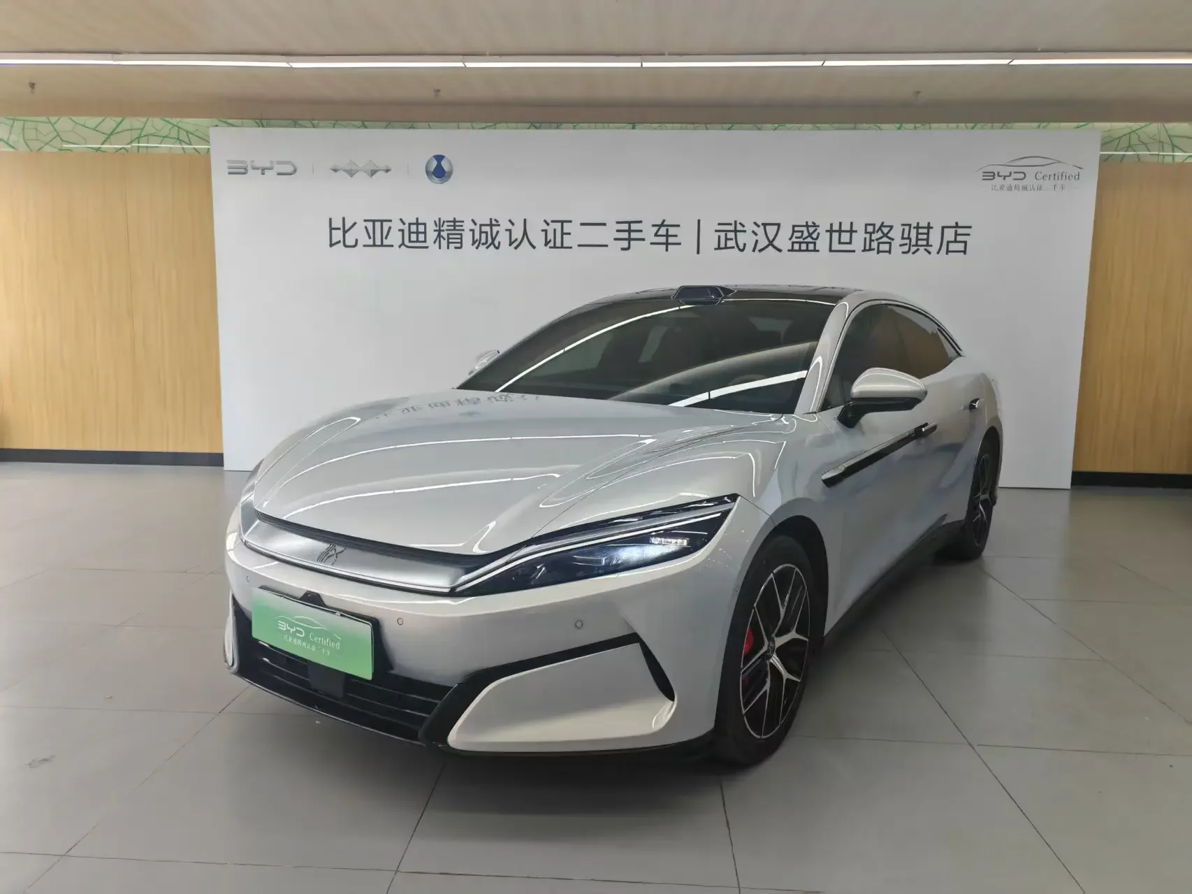 BYD Han L EV