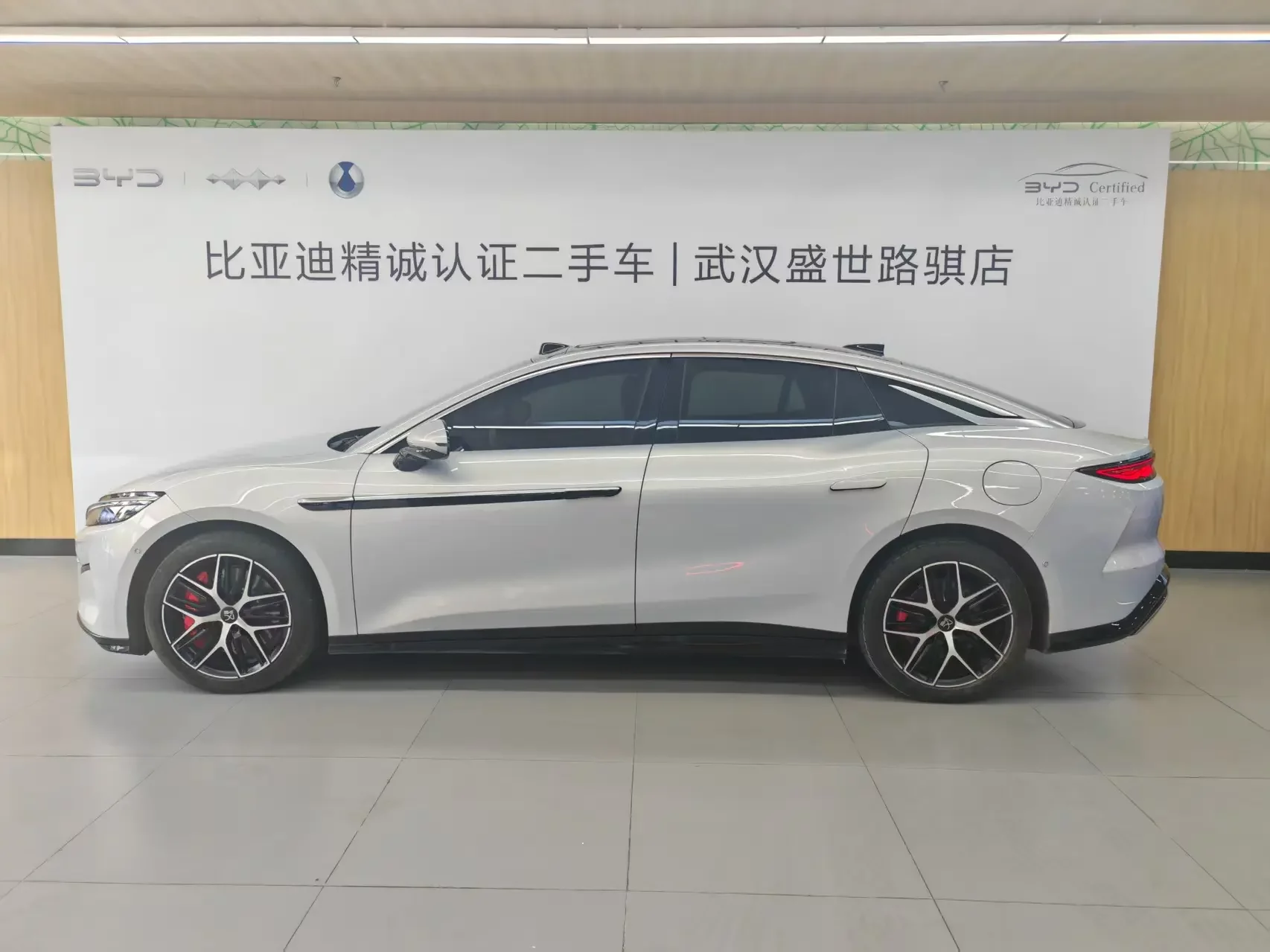 BYD Han L EV