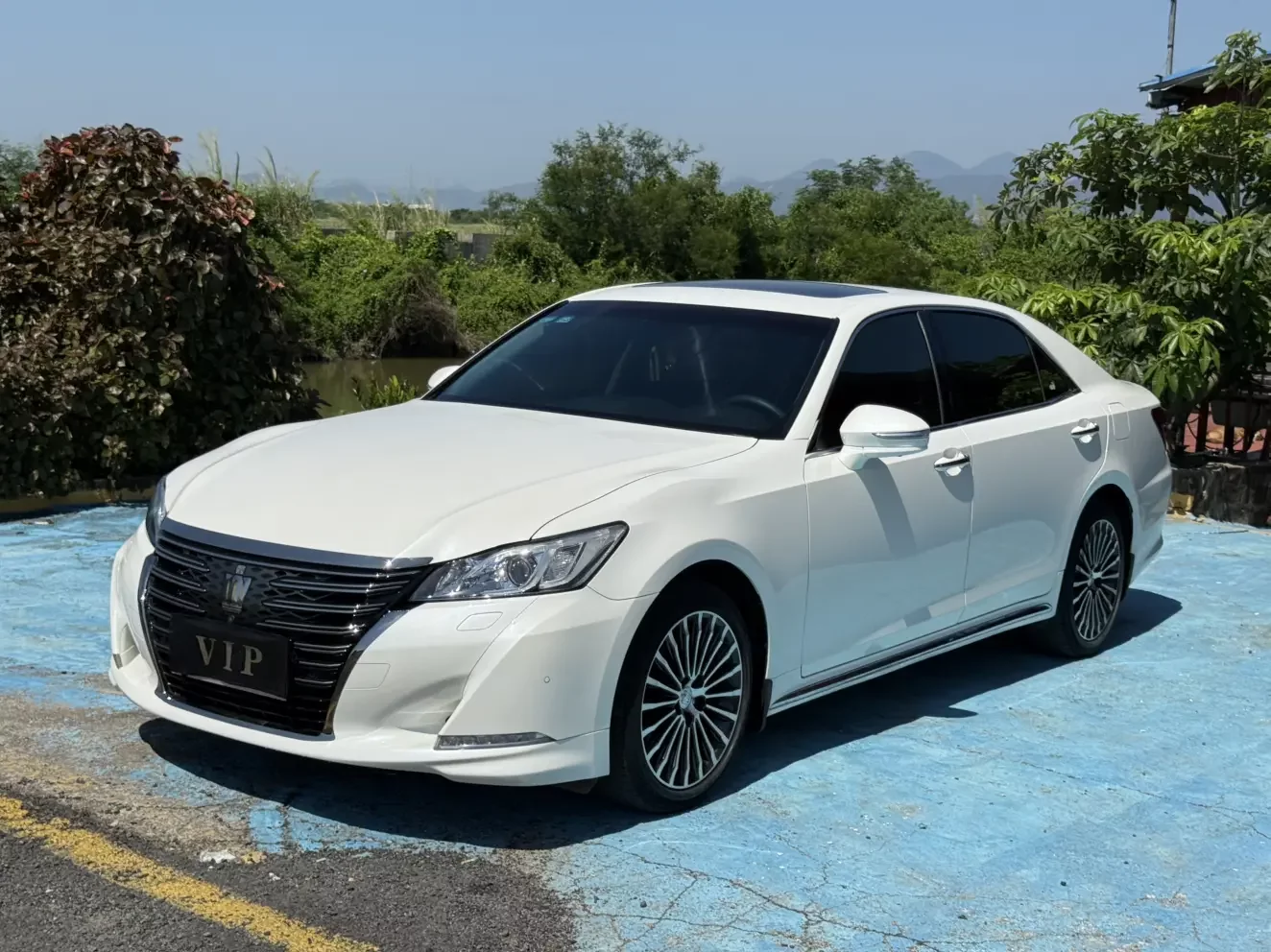 Toyota crown