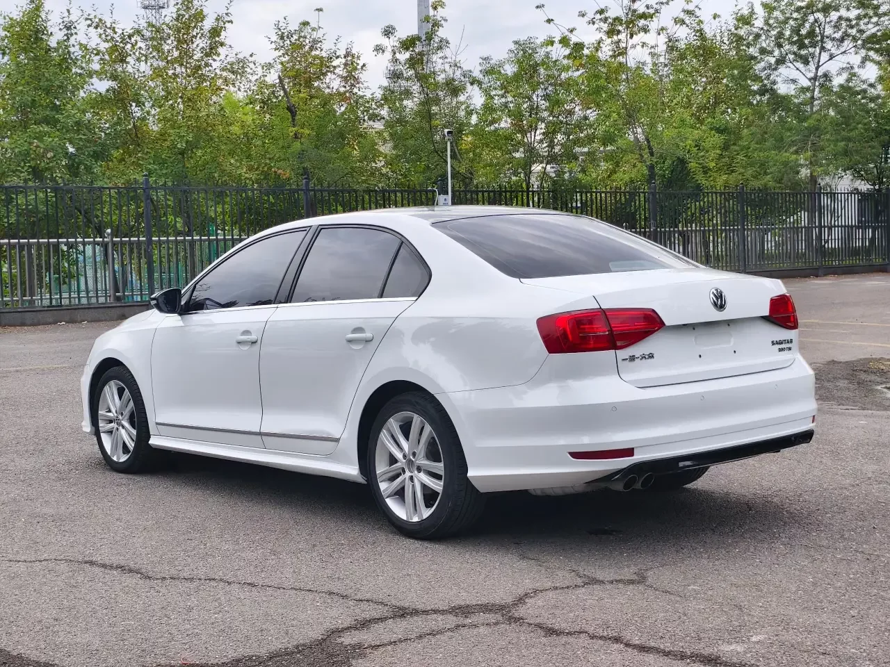 Volkswagen Sagitar