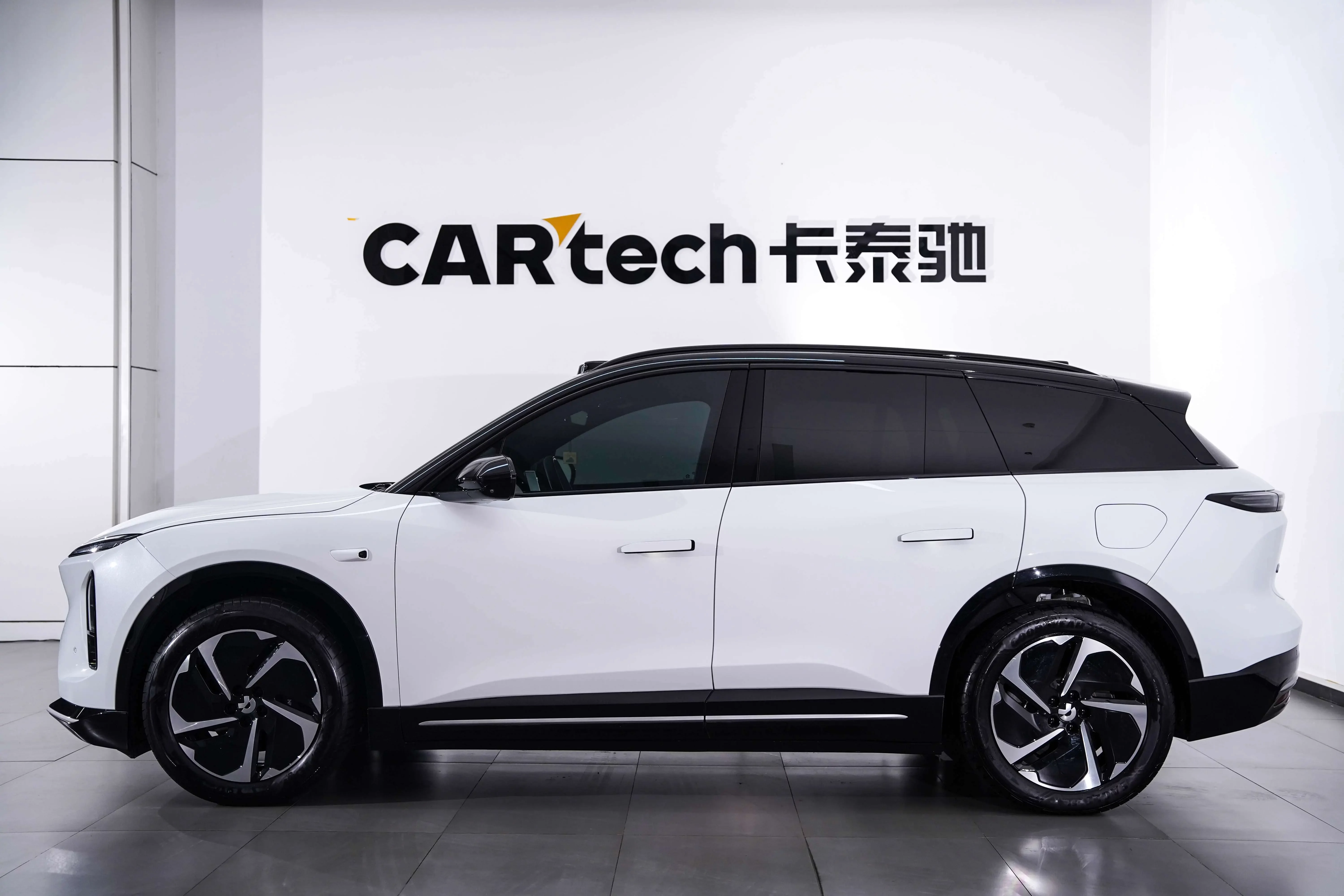 NIO ES6