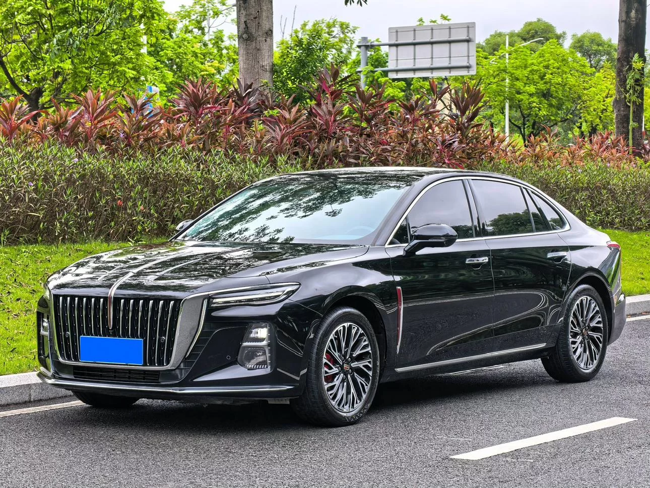 Hongqi H5