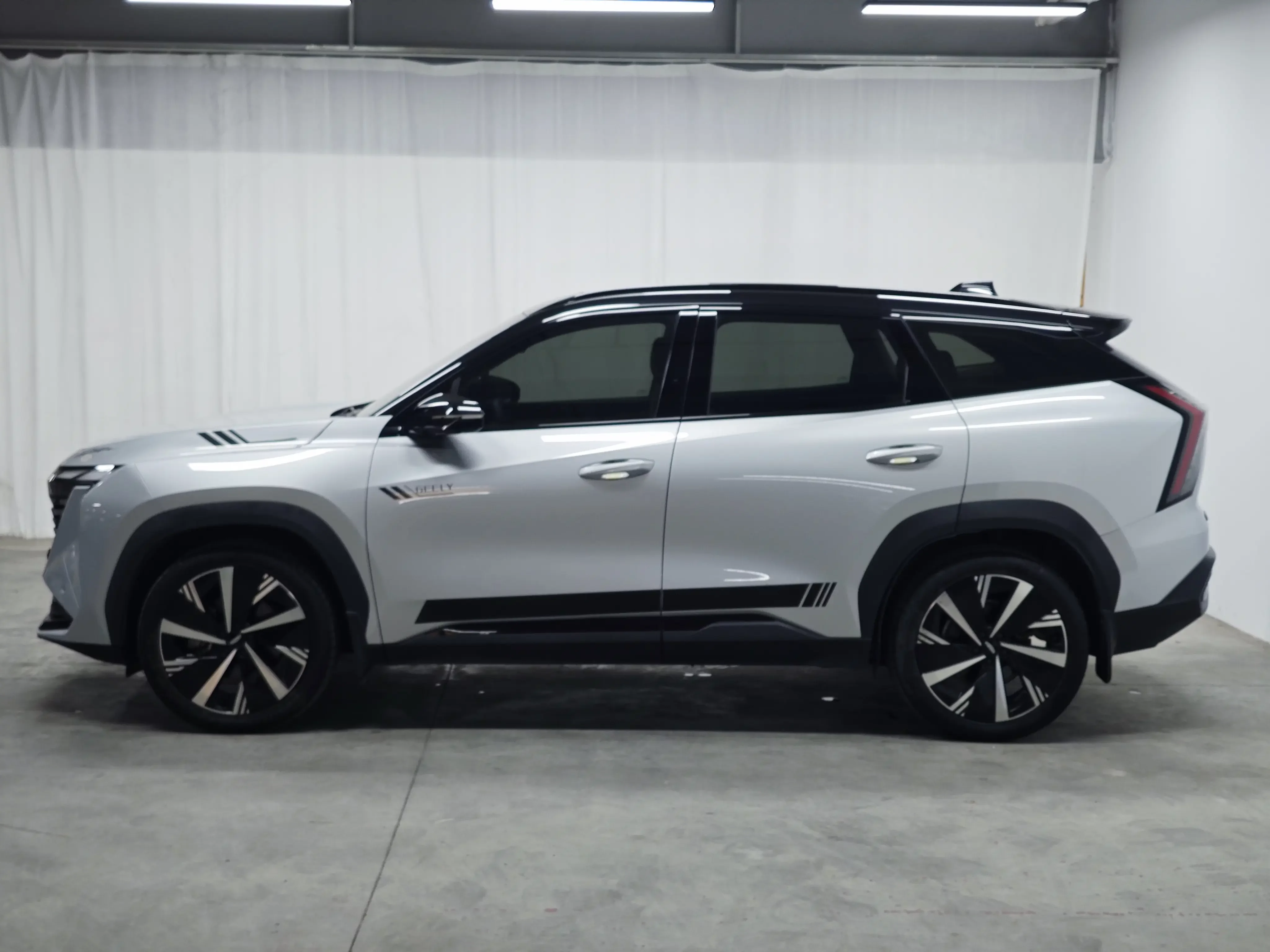 Geely Atlas L