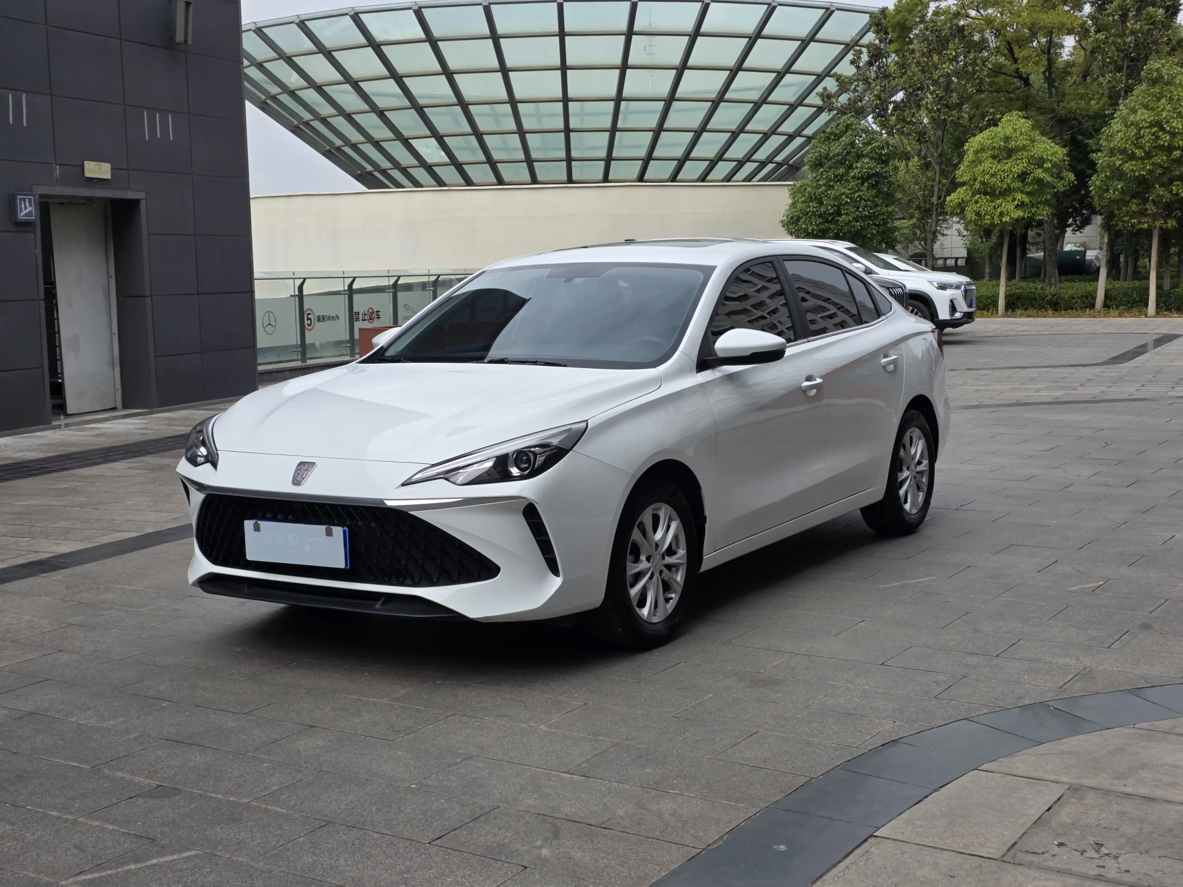 Roewe i5