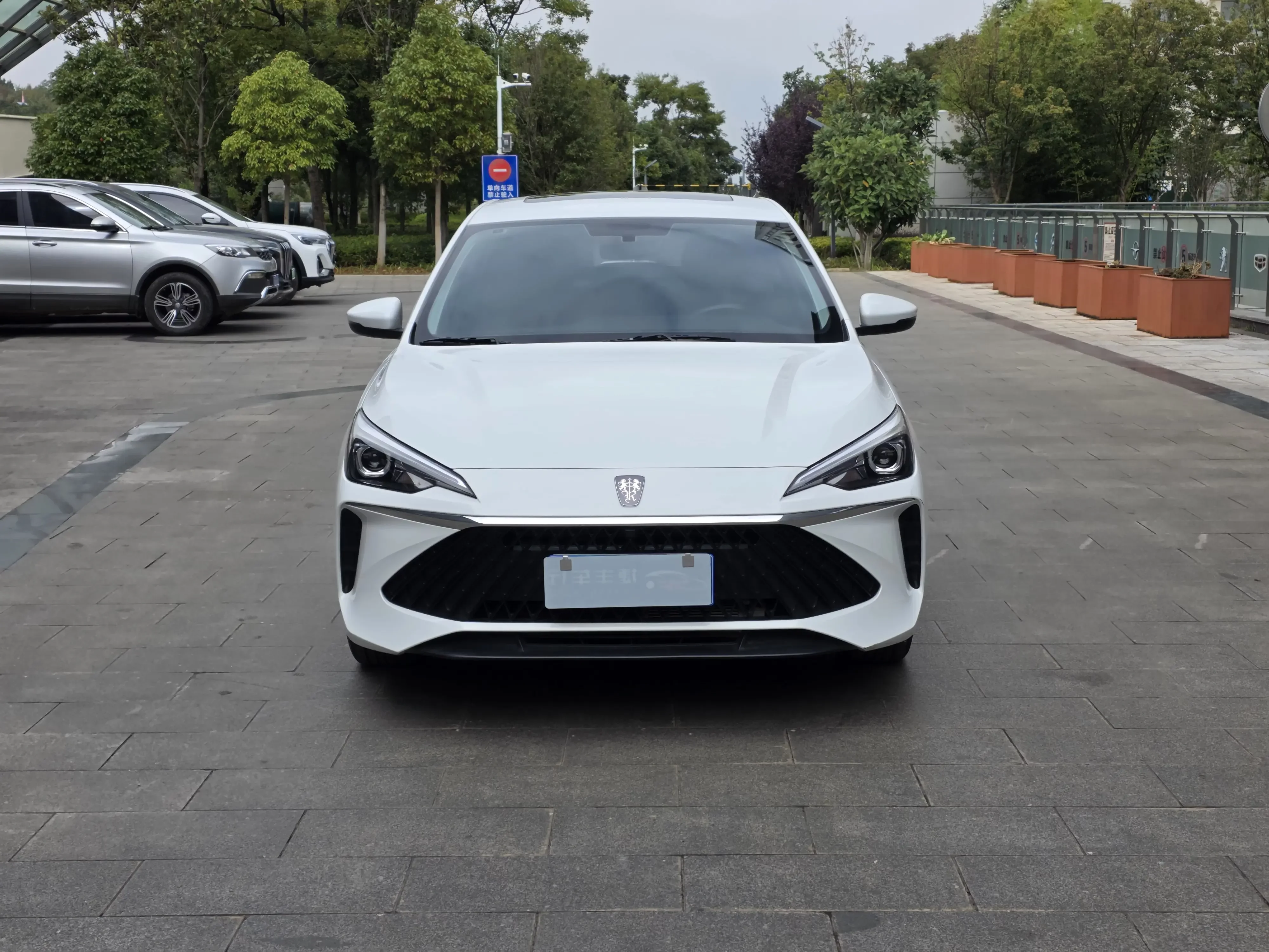 Roewe i5