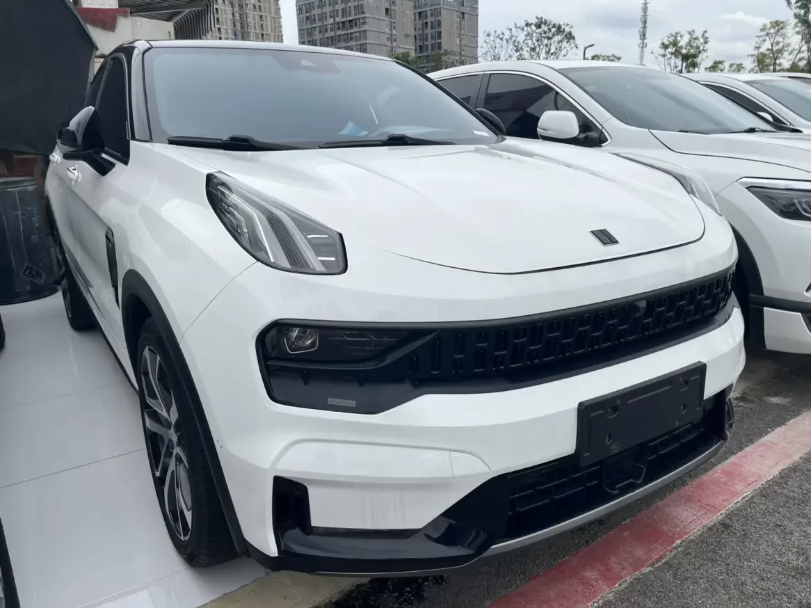 Lynk & Co 05