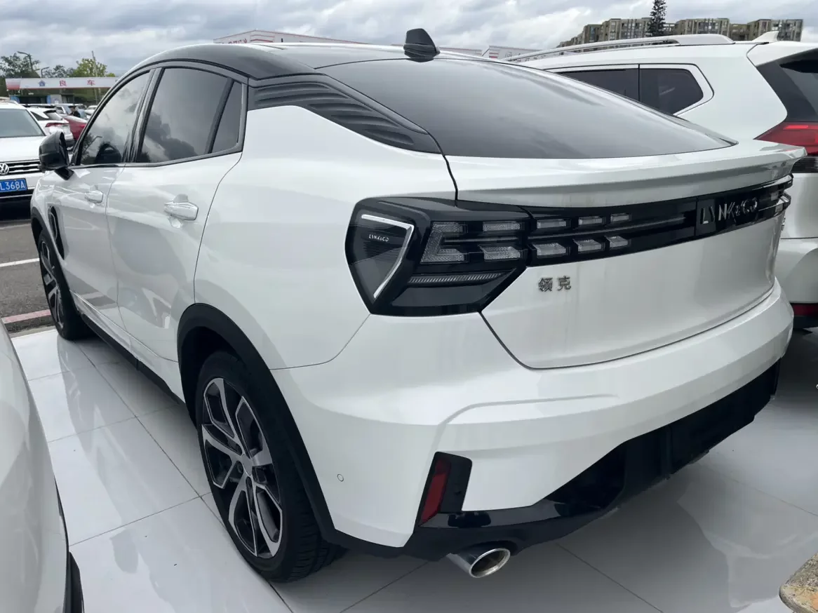 Lynk & Co 05