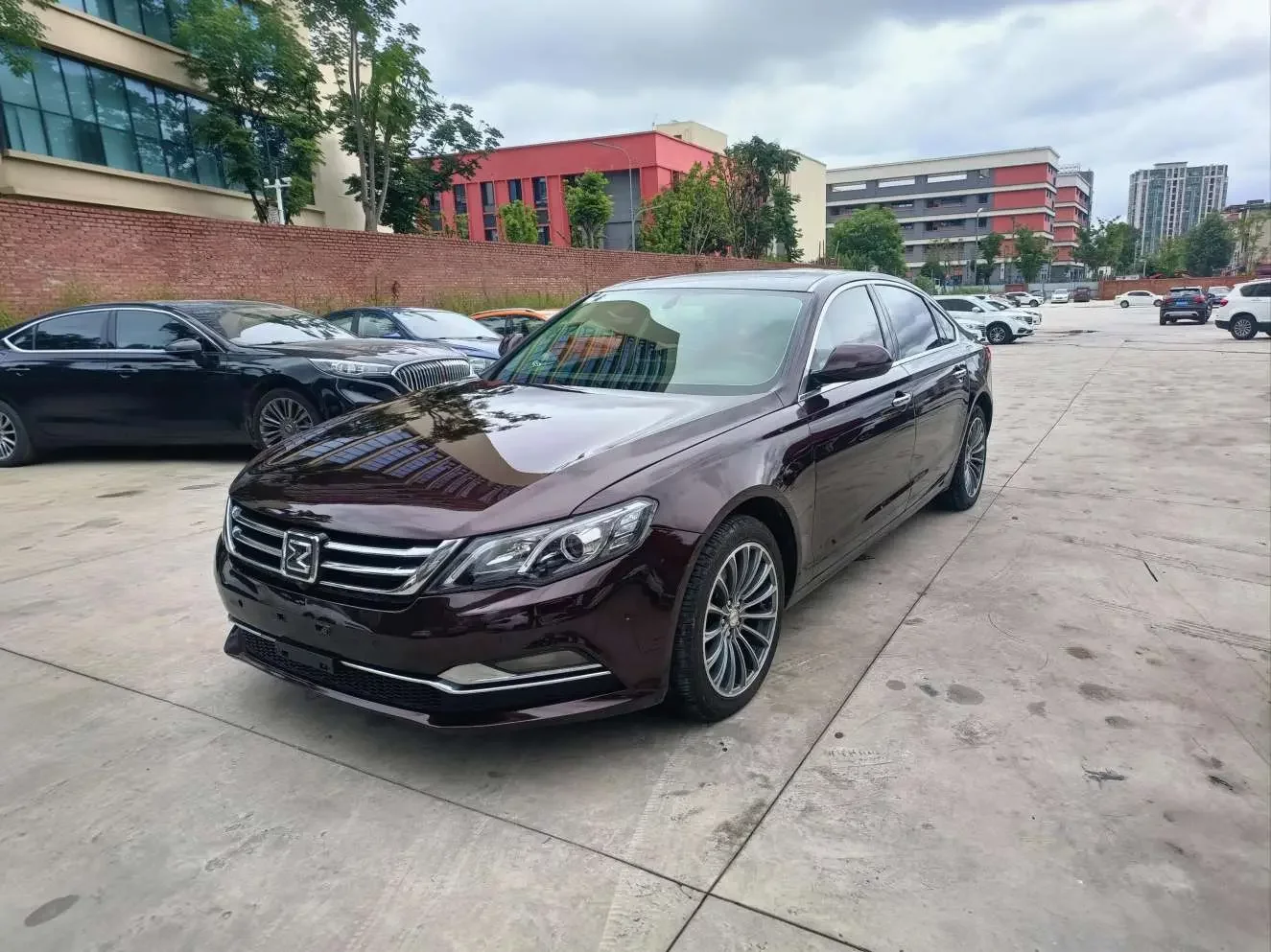 Zotye Z700