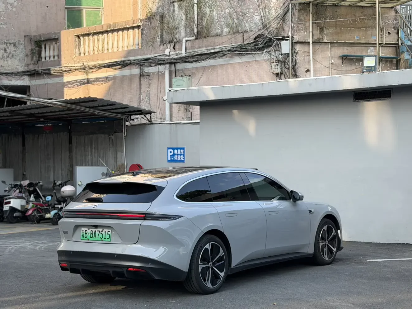 NIO ET5T