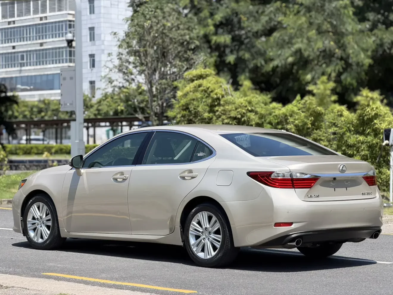 Lexus ES