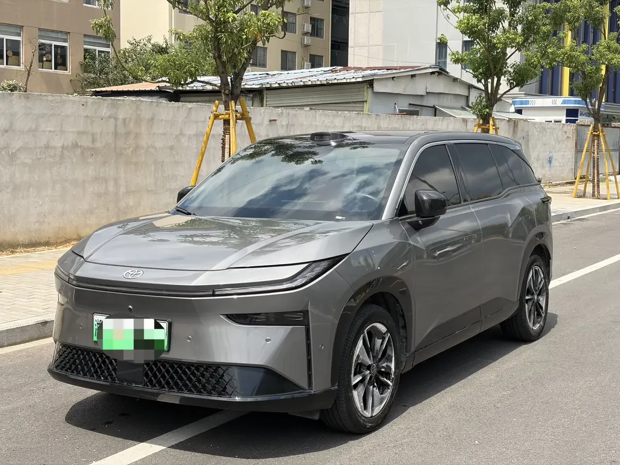 Toyota Bozhi 3X