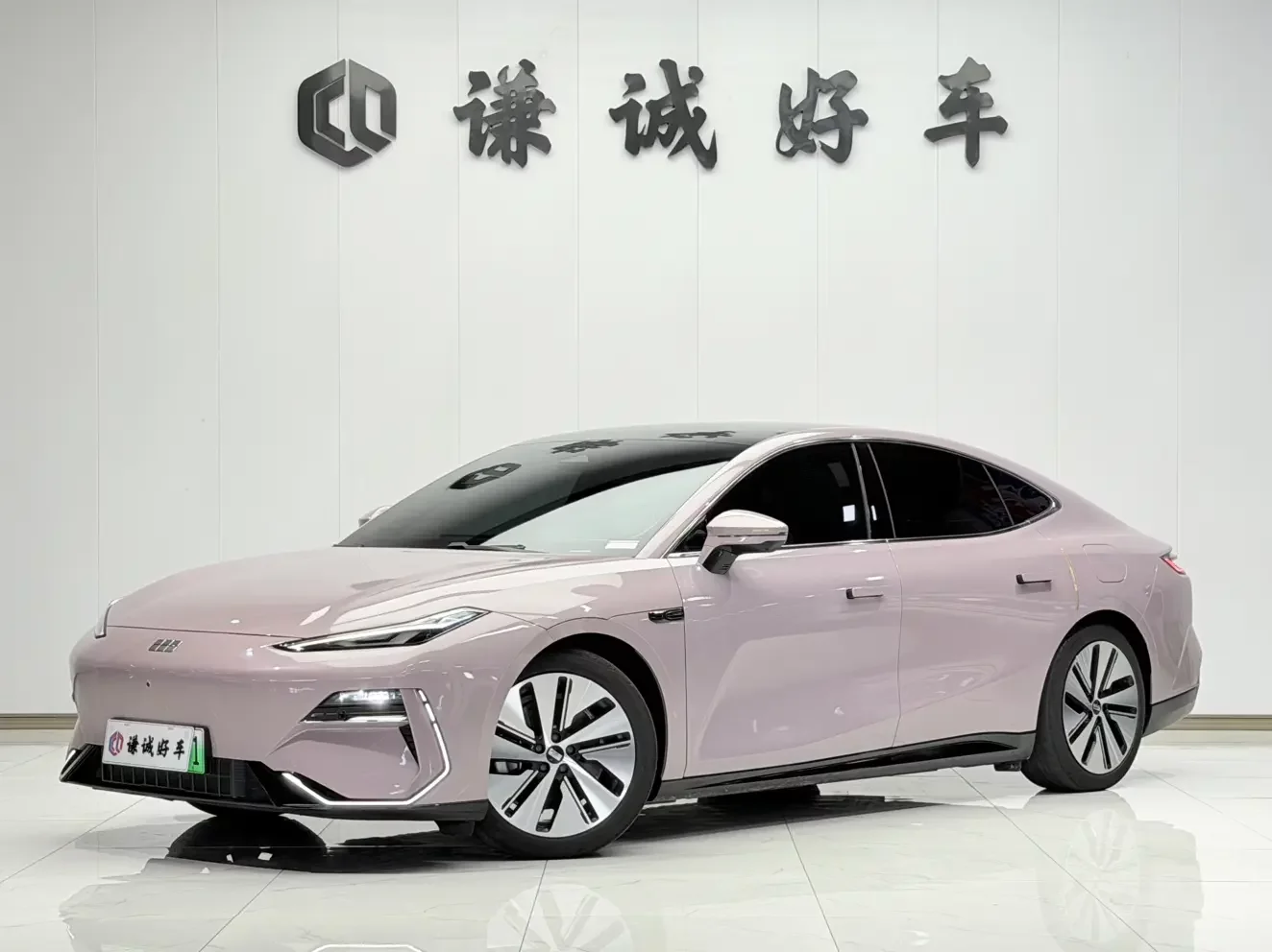Geely Galaxy E8