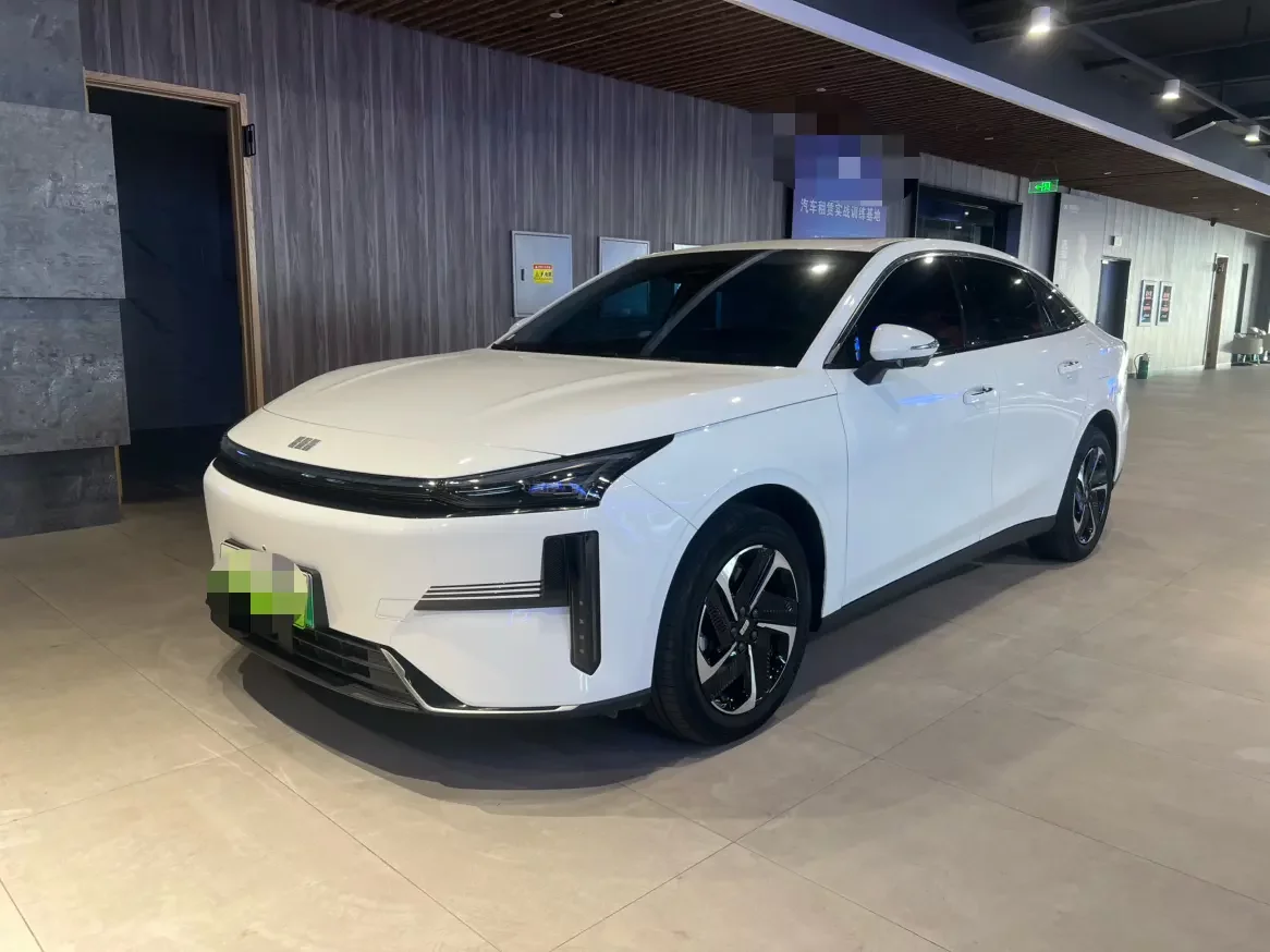 Geely Galaxy L6