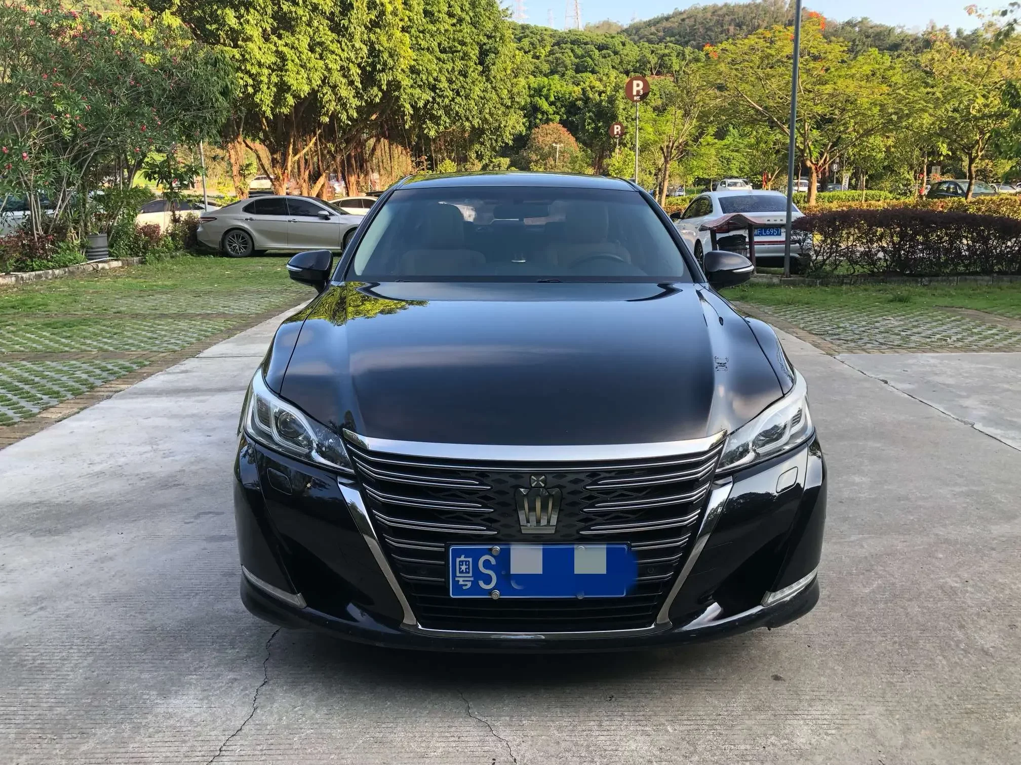 Toyota crown
