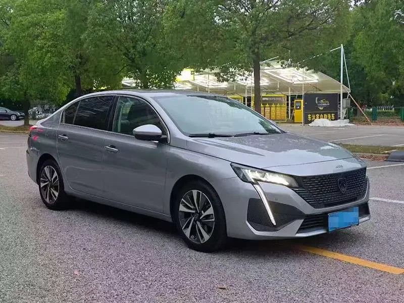Peugeot 408