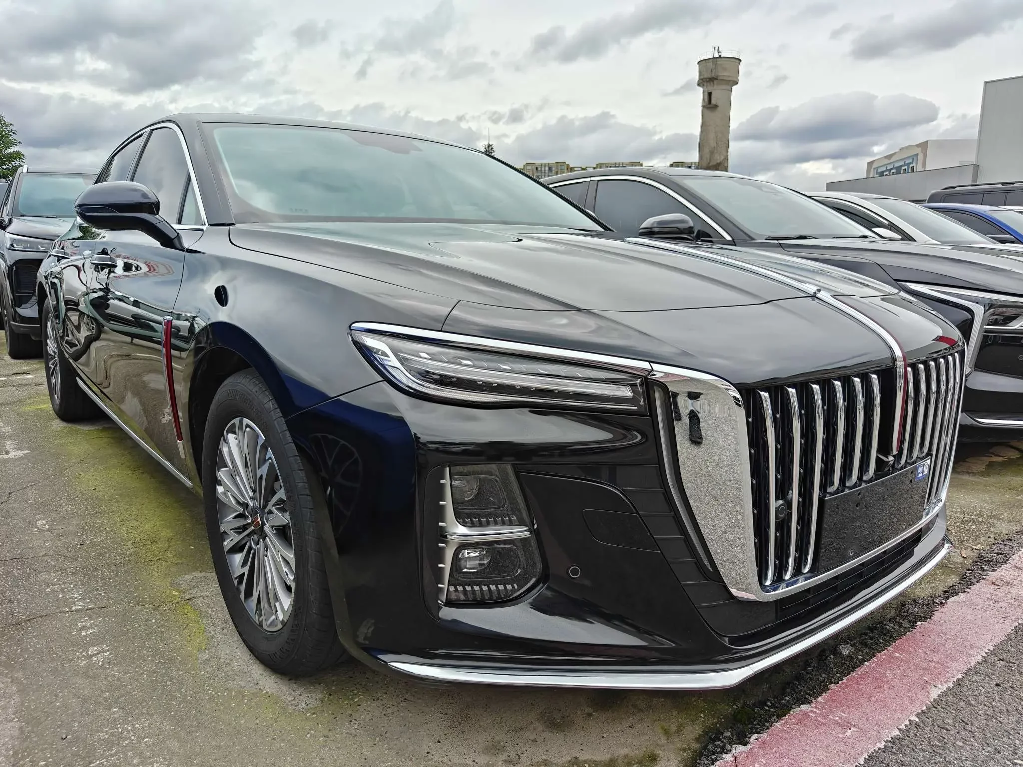 Hongqi H5