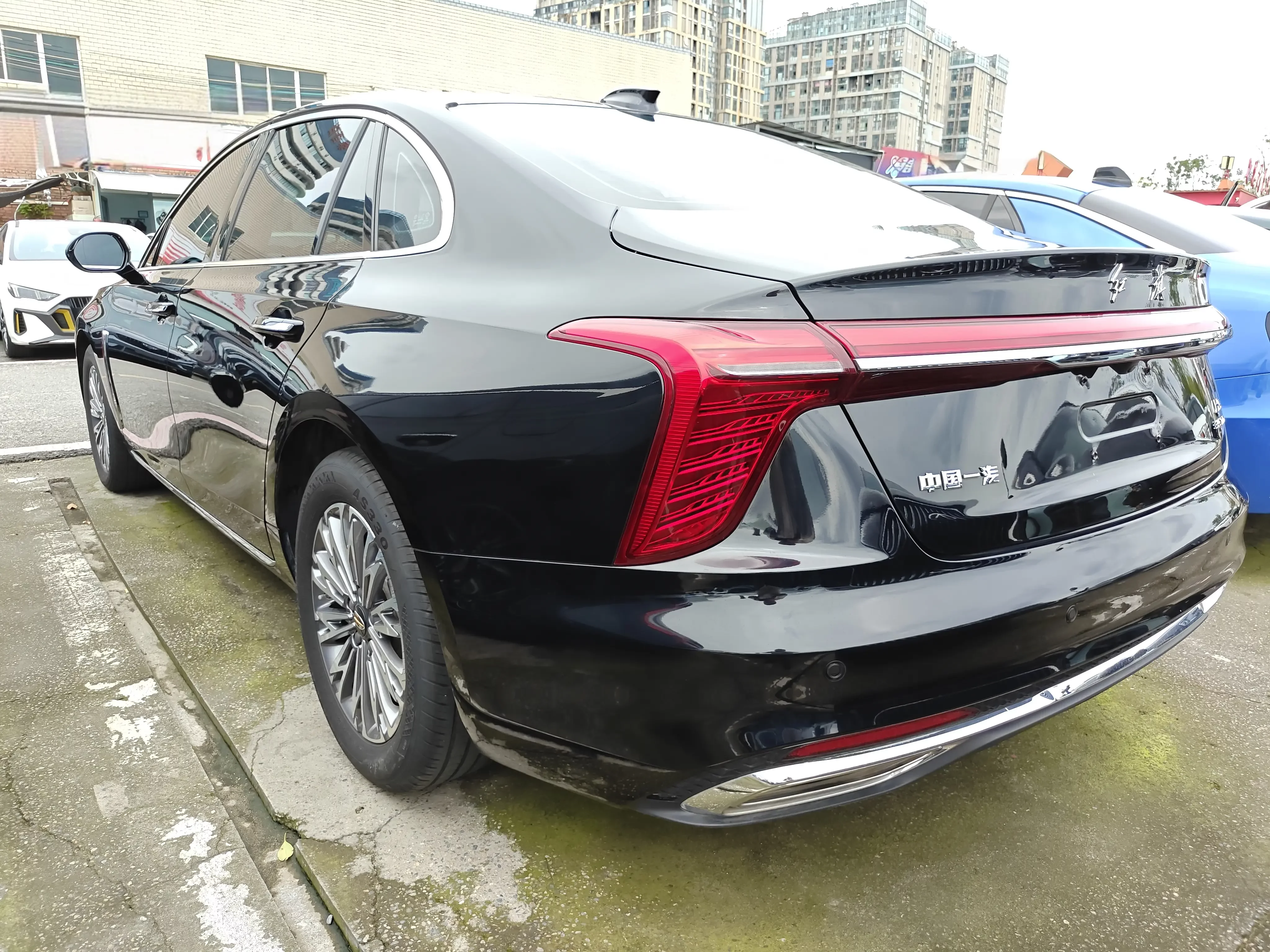 Hongqi H5