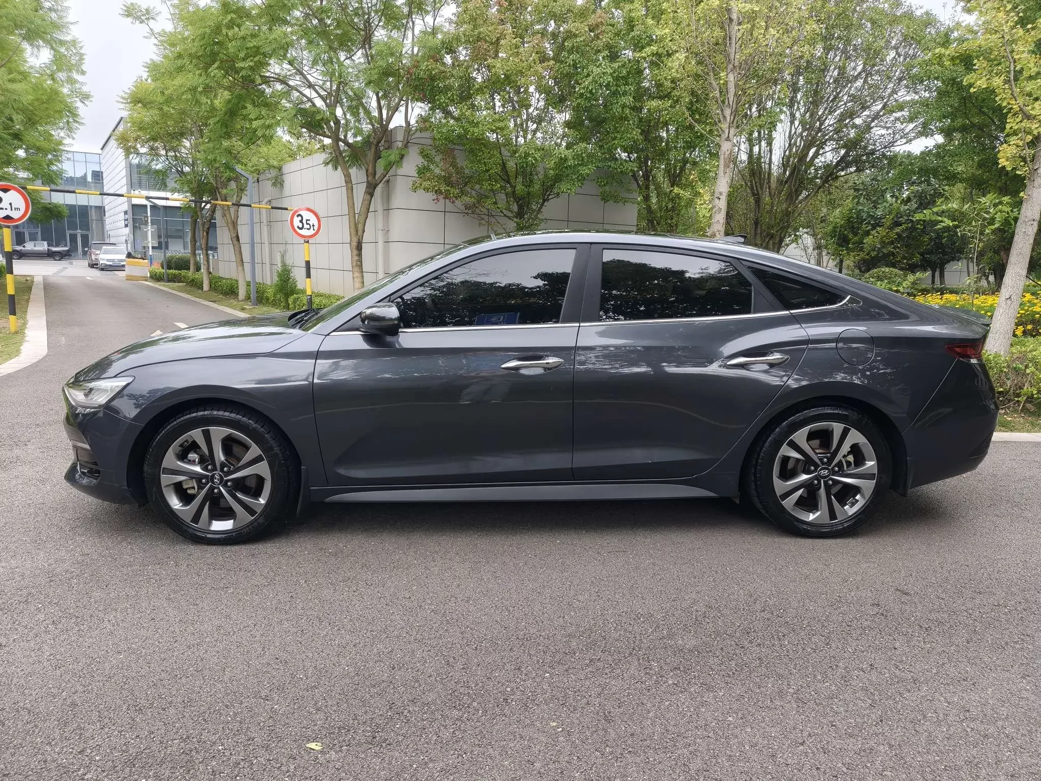 Hyundai Lafesta